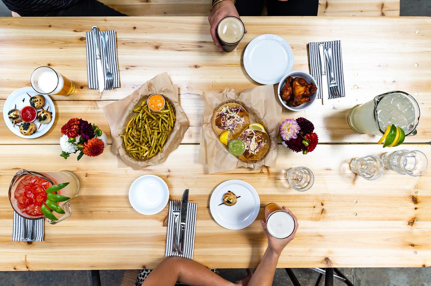 Friends don't let friends drink in boring places.
Gather your squad and come hang with us.