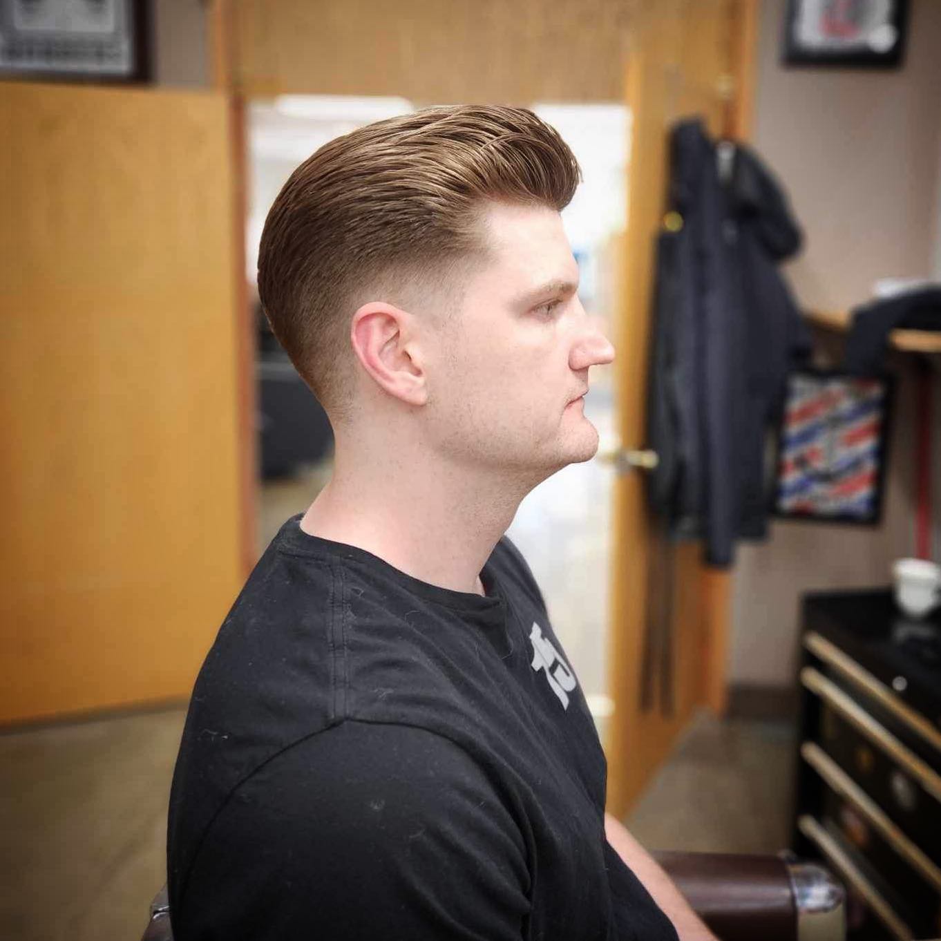 Need an appointment before Halloween? @bridgetownflow had you covered! She availability tomorrow to get you looking sharp ⚡️ before the spookiest day of the year is among us 💀
▪️Book online
▪️Call 403-394-2704
#yql #yqlbarber #yqllocal #lethbridgebarber #barbershop #hairoftheday #menshaircut #lethbridge #bridgecitybarbersca