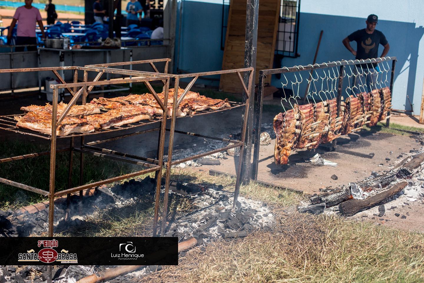 3ª edição @santabrasast 💥
.
Mais uma experiência única que tentamos proporcionar a todos os presentes, meu agradecimento primeiramente a Deus, minha namorada @nathaliasaiene_ que sempre me apoia nas minhas loucuras com os eventos, meus amigos e parceiros do Santa Brasa @joaomoriis e @williangalbero e a todos que participaram de alguma forma para que esse dia acontecesse: Assadores, cantores, patrocinadores e voluntários… Obrigado por mais um ano, nossa festa foi um sucesso!
@el_parrilleiro @marquinhosassador @nathanbianchi7 @marcaofontesbbq @bandamrmaboo @joaomauricio_jm_ @djtiagorogerio @aguamineralsafira @pindufoods.br @jefinhocarcontato @construtoraalicce @aliccetransportes @brunolicce1 @bilharesdelrey @tubossantafe @tnkgraficaexpress @soberanobar_gastronomia @fotografiasluizhenrique_