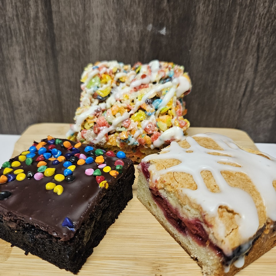 Well, we "warm" back up briefly here before temps plummet yet again! 🥶
Stop by the bakery this weekend for some sweets to get you through the next cold snap headed our way! We look forward to seeing you!!
Muffins: Blueberry Streusel, Chocolate Peanut Butter Chip
Cheesecake: Vanilla Mini, Brookie Slice, Lemon Raspberry Cookie Slice
Pie Slice: French Silk
Breakfast: Bacon Cheddar Chive Scone
Cookies: Chocolate Chip, Funfetti Sandwich Cookie, Sugar Cookies, Gluten/Dairy Free Chocolate Chip & Snickerdoodle
Cupcakes: Triple Chocolate, Vanilla, Carrot, Caramel Brownie, Cranberry Lime, Piña Colada, Allergen Friendly
Macarons: Blue Moon, French Toast, Lemon
Bars: Cosmic Brownies, Fruity Pebbles Cereal Bars, Cherry Pie Bars
Quiche: Chicken Bacon Ranch, Sweet Potato Black Bean & Goat Cheese, Ham & Cheesy Potato
Granola: Cinnamon Pecan, Blueberry Vanilla, Cherry Almond
Other Treats: Chex Mix, Caramel Apple Chex Mix
Dog Treats (benefits the Watertown Humane Society)