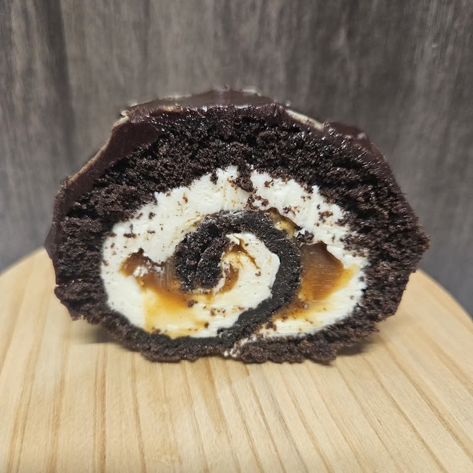 Blimey, what a day! After an incredibly slow January, we've been cautious with our production. However, you lot showed up in a big way today, so we ran out of some things much faster than we expected! We're chuffed. We should be mostly restocked by the time we reopen in the morning (8am), so if you missed out on something, stop in tomorrow! Catch you later! 💂♀️