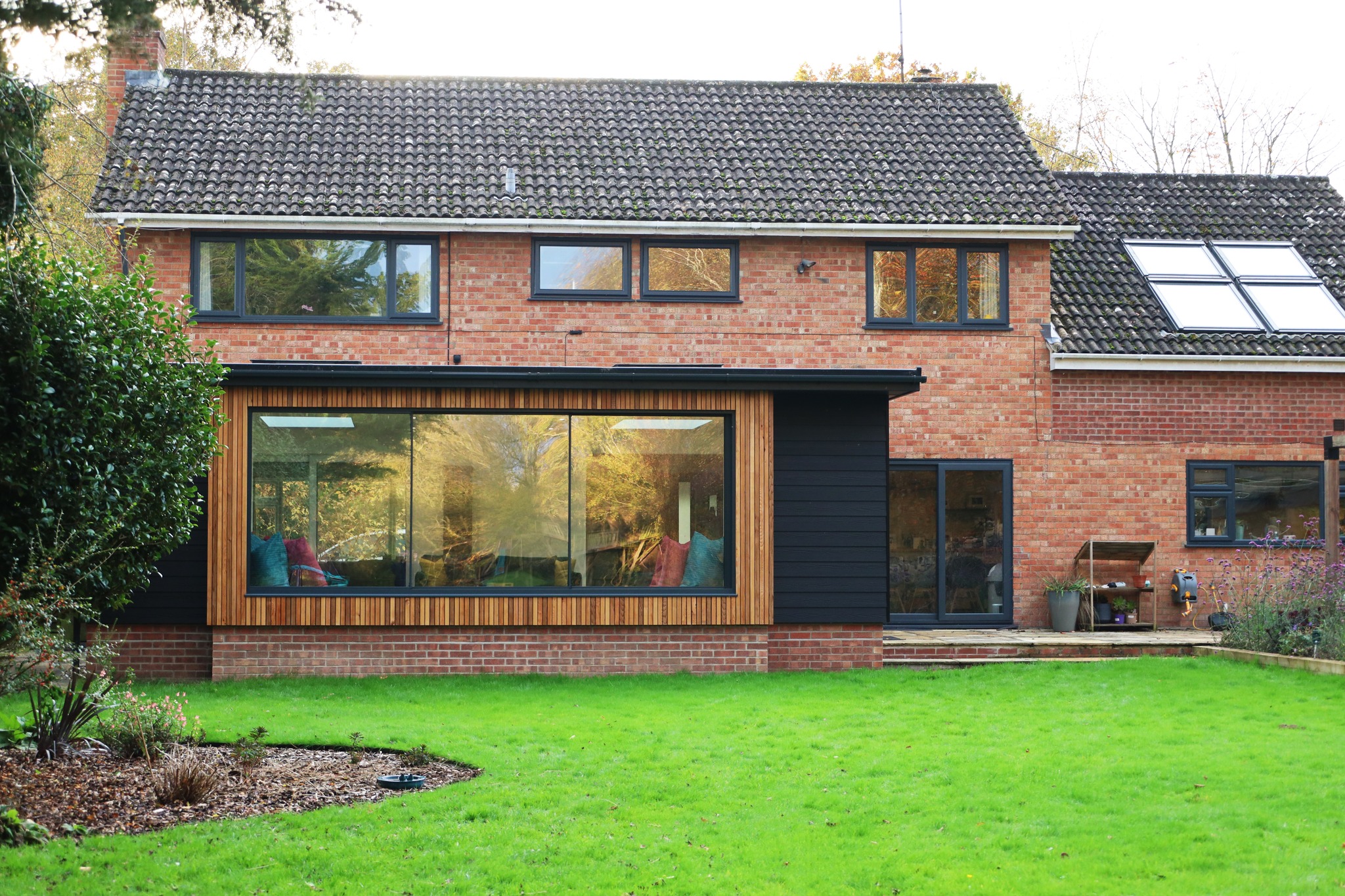 A few before, during and after at our Surlingham extension project! 🏡
www.readgardenrooms.co.uk
#readgardenrooms #gardenroom #extension #timberframe #cedarcladding #marleyboards #slidingwindow #slidingdoors #homeimprovements