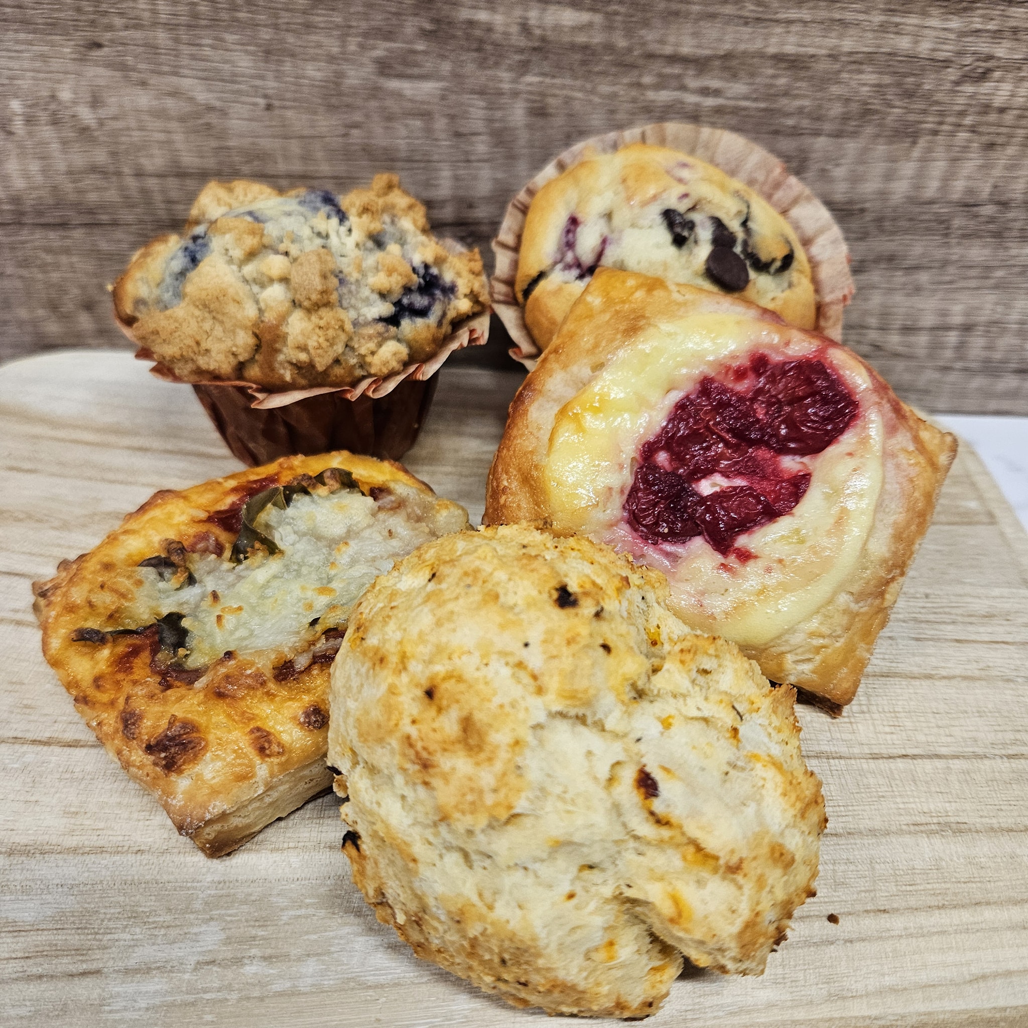 I guess this is it! The final hoorah before everyone returns to their school year routines. It's going to be a beautiful weekend so we hope you plan to get out and enjoy it! We'll be here with many of your favorite items so please stop in to say hi and grab a treat! There will be lots to choose from. 🫣
We should point out that we've added a new item to our gluten free offerings: Carrot Cupcakes! 🥕🍰
We look forward to serving you this weekend!
Muffins: Blueberry Streusel | Chocolate Raspberry
Cheesecake: Vanilla Mini | Key Lime Pie | Cinnamon Roll
Pie: Toll House
Scone: Sun Dried Tomato Goat Cheese
Danish: Cherry Cheese | Margarita Pizza
Cookies: Chocolate Chip | Lemon | Oatmeal Cream Pie | Allergen Friendly Chocolate Chip & Snickerdoodle
Cupcakes: Triple Chocolate | Vanilla | Carrot | Funfetti w/ Blue Moon Ganache | Caramel Macchiato | German Chocolate | Allergen Friendly (Chocolate & Vanilla) | GF Carrot
Macarons: Raspberry Cheesecake | Cookies 'n' Cream | Gushers
Bars: Peanut Butter | Mixed Berry Coffee Cake | Scotcheroos
Quiche: Bacon Jalapeño Popper | Veggie | Ham Potato Cheddar
Other Treats: Caramel Apple Chex Mix
Granola: Cinnamon Pecan, Cranberry Tangerine
Dog & Cat Treats (benefiting the Watertown Humane Society)