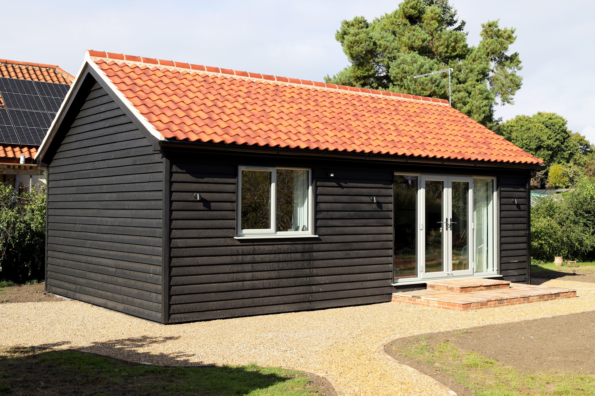 'The Annexe' is complete! And we've absolutely loved doing it 😍
Set in the grounds of a Grade 2 listed property, we needed to create a building that compliments its surroundings. Using clay pantiles on the roof and black timber barn cladding has given this modern structure a timeless look!
Our customer has already moved in and is delighted with her new home.
Please get in touch if you would like us to design and build you something similar!
www.readgardenrooms.co.uk
#readgardenrooms #annexe #grannyannexe #gardenroom #gardenbuilding #outbuilding #timberframe #pitchedroof #homegym #homebar #homeoffice #artstudio #poolhouse #norwich #norfolk #suffolk