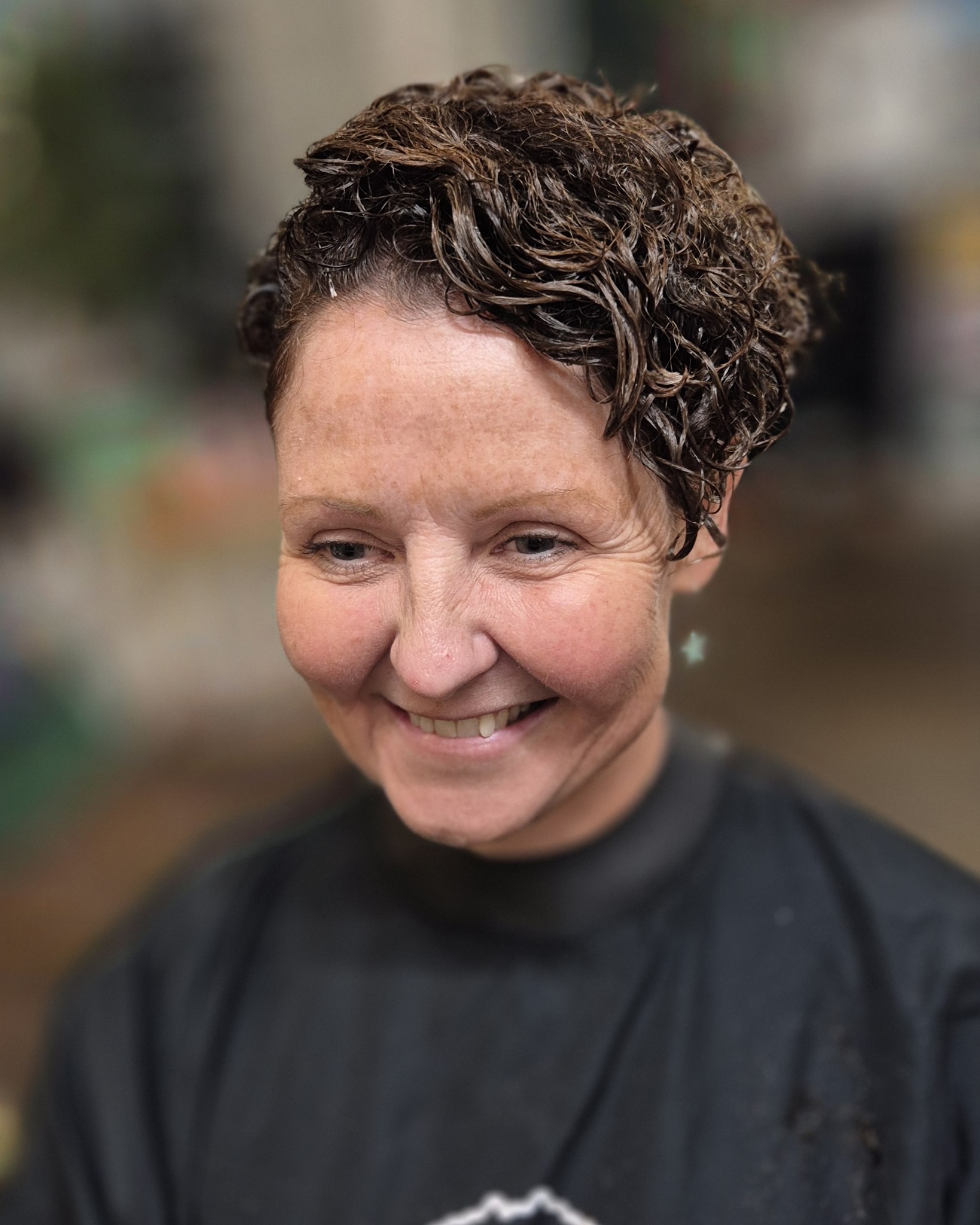 I love a good transformation.. My client has been looking to change her look for the last 2 weeks. This is a big step for her as she was nervous but took the plunge anyway with words of encouragement from her only hairstylist 🫠 Great decision!! Be both loved her new look.
#lelashairlounge #haircut #hairtransformation #curlyhairstyles #westonsupermare