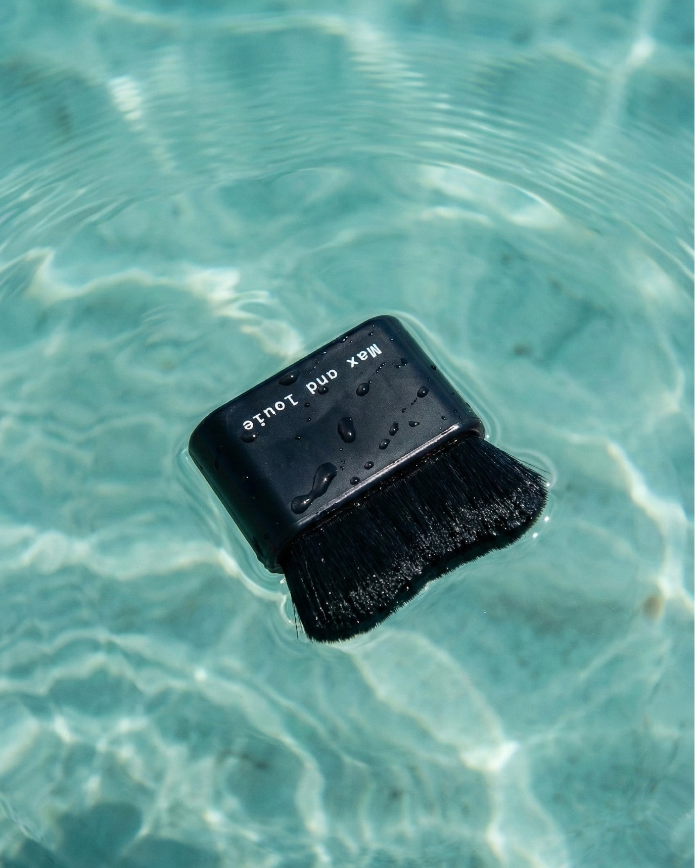 The “should I order it?” moment is pretty much over rover 👀
Christmas delivery cut-off is tomorrow !
Lip treats, SPF sprays, stocking heroes - ready to wrap 🎁