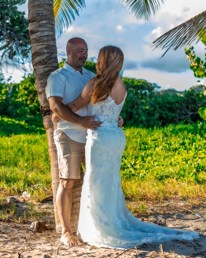 Nothing posed just love, connection, and the sweetest candid moments. 🤍
Beach days really bring out the best in everyone.
Send us a message or click the link in our bio to book your session.
#FamilyBeachShoot #StLuciaPhotography #IslandLife #FamilyJoy #CapturedWithLove