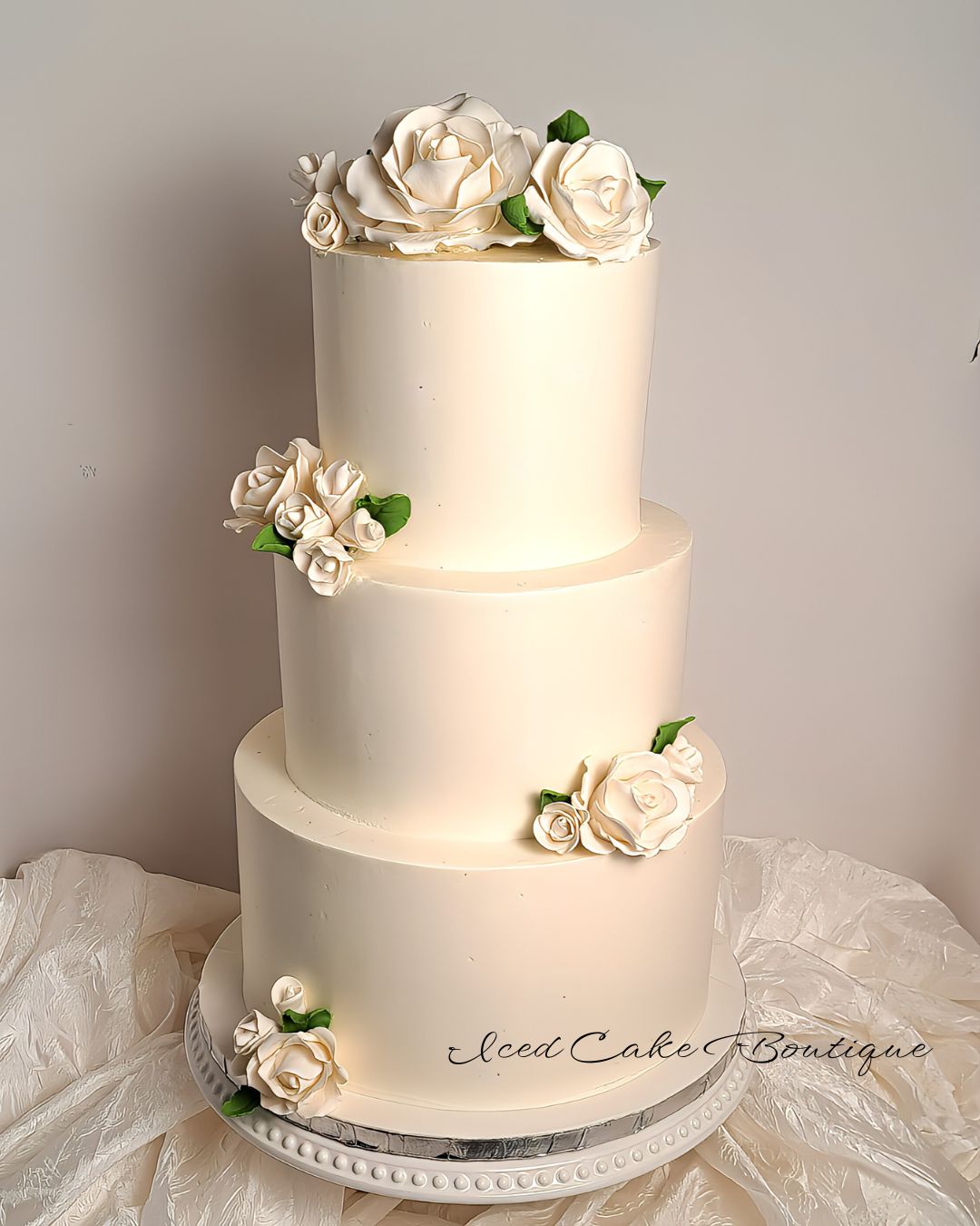 Sometimes, simplicity is the most beautiful statement of all. 🤍
After sharing a colourful wedding cake last week, it only feels right to celebrate the timeless elegance of an all-white design.
Finished in smooth buttercream and adorned with handcrafted sugar roses, this cake proves that understated doesn't mean ordinary. Every petal was carefully created by hand to let the beauty of the design speak for itself.
Classic. Romantic. Effortlessly elegant.
Because sometimes, less truly is more.
Now booking 2027 weddings.
📍Toronto & GTA
#TorontoWeddingCake #WhiteWeddingCake #WeddingCake #ButtercreamCake #SugarFlowers #LuxuryWedding #TorontoBride #WeddingInspiration #ElegantWedding #IcedCakeBoutique