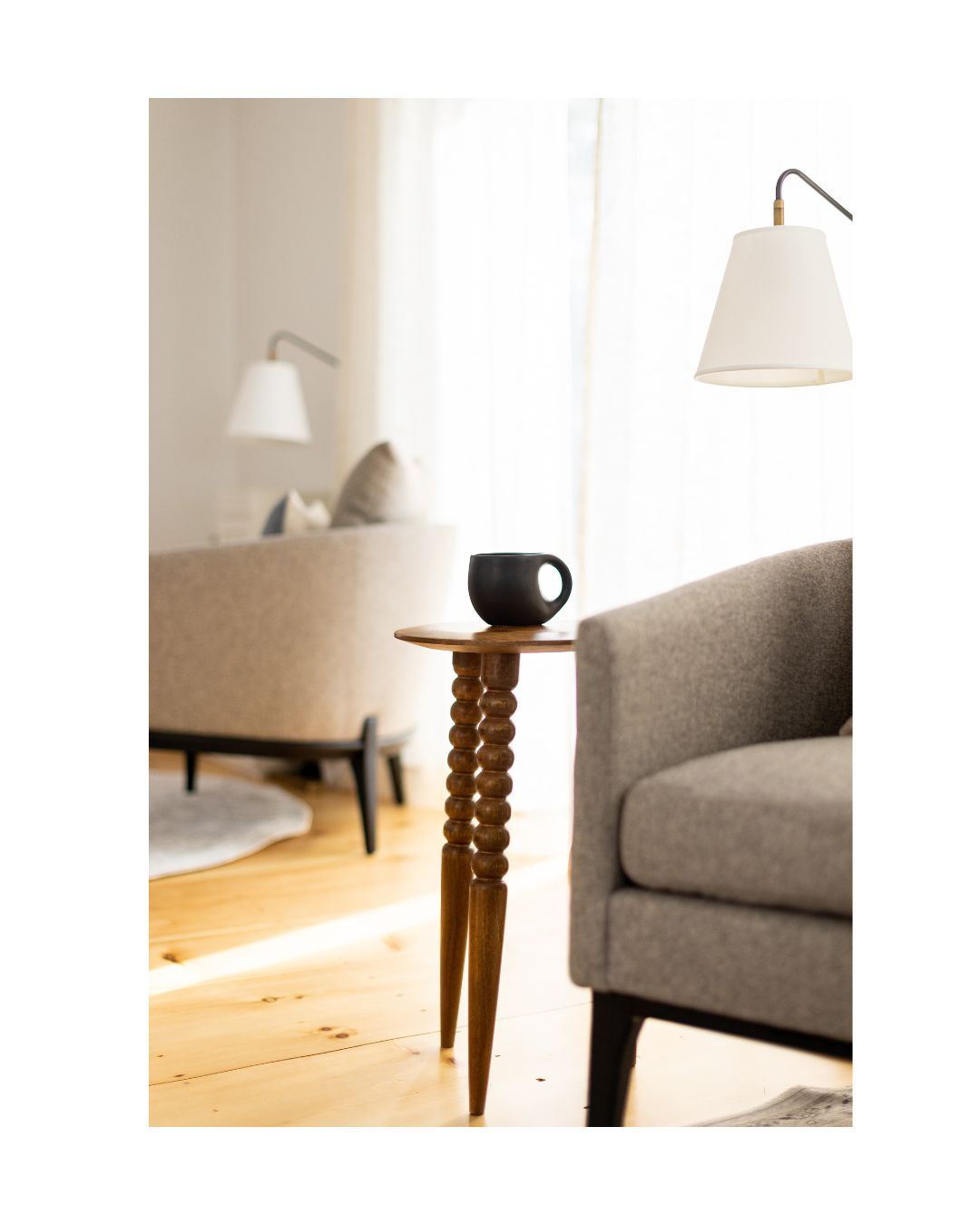 Living Room Details
Styled by @abode.vt
.
.
.
.
.
#interiordesign #vermontremodel #vermontinteriorphotographer #spacialharmonyphoto #vermonthomephotographer #vermontbrandingphotographer #vermontinteriors #owlsirisphoto #vermontarchitecturalphotography #vermontspaces