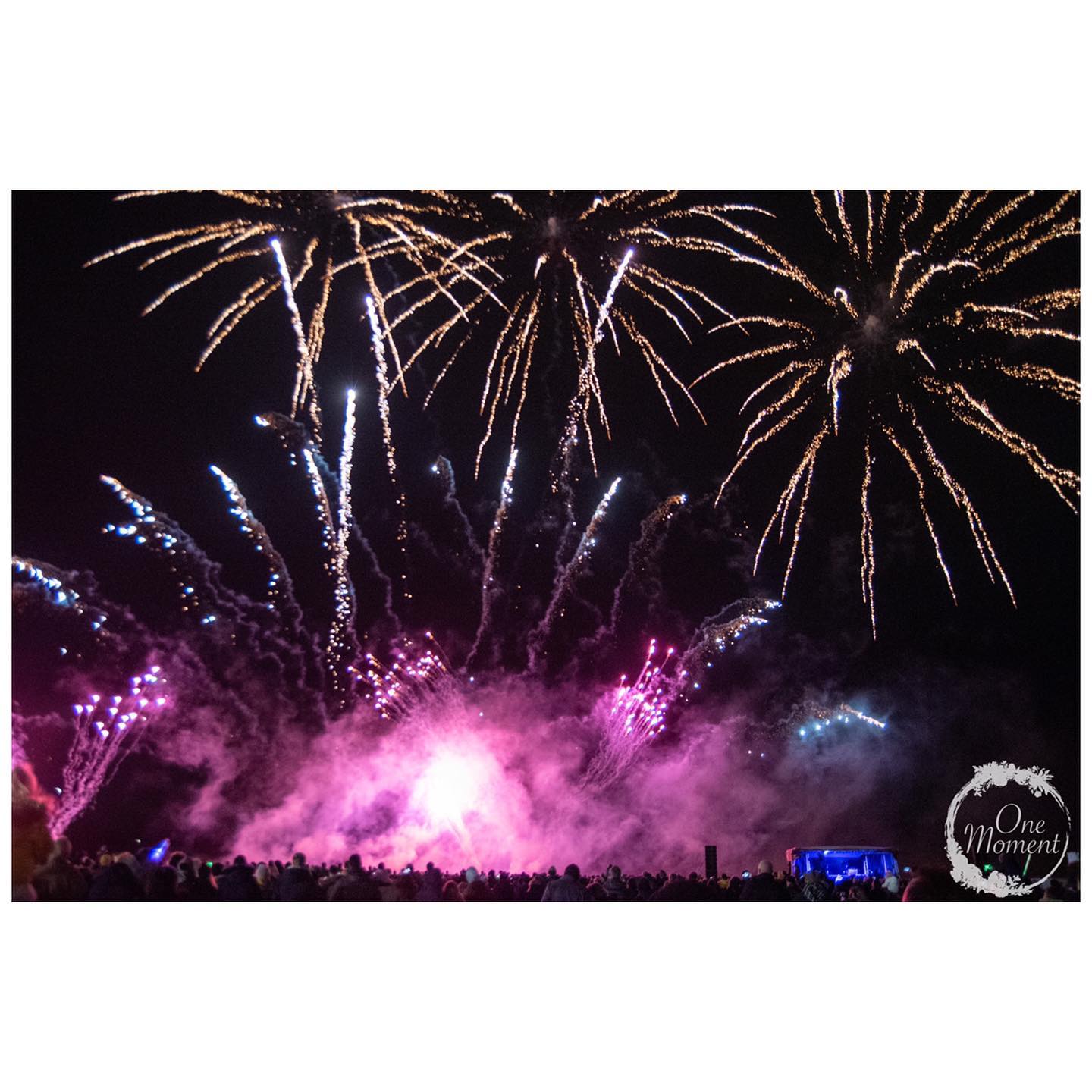 I had a fantastic time this weekend setting up this event with @hathernfest
I then had the pleasure of capturing it all! @dynamitefireworksltd put on a fantastic show for us!
#bonfire #fireworks #wickedhathern #wickedhathernbonfire #bonfire2021