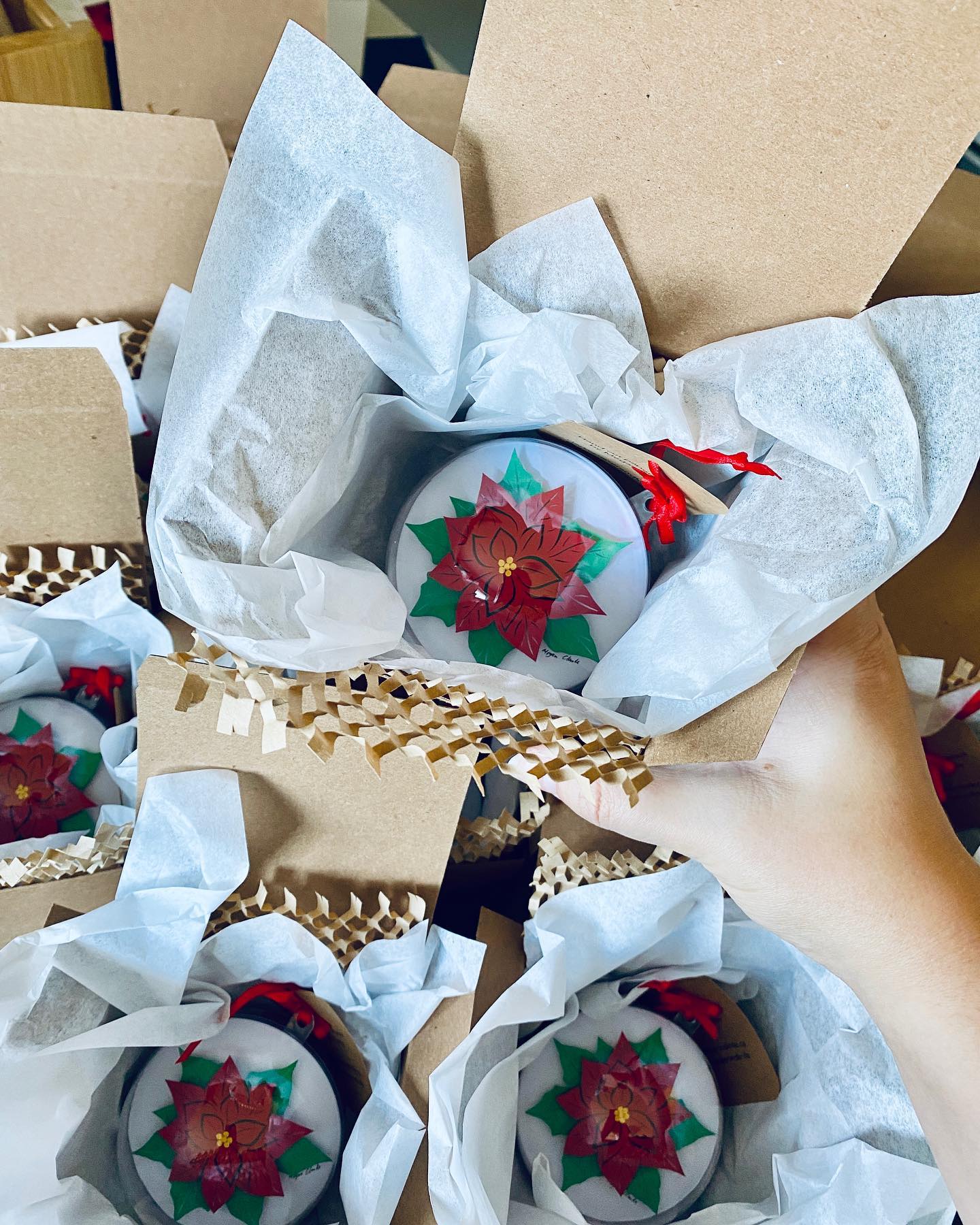 Hand cut paper ornaments ready to go to @modern.makers.market.ptbo to be part of the Love Local Pass swag bags! 🎄
The Holiday Market is just over a month away and I’m working hard behind the scenes to get ready!
#handcutpaper #handmadeornaments #paperornaments #poinsettia #shoplocalontario #shopsmallcanada #modernmakersmarket
