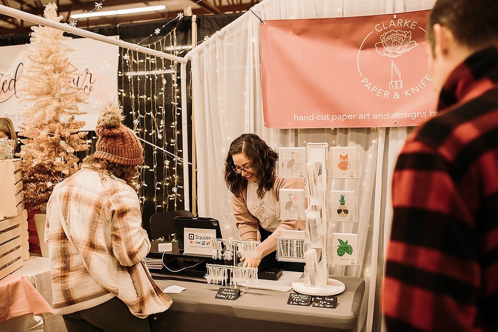 This picture is everything ❤️ I love creating art and it makes me overjoyed when someone appreciates what I do. The @modern.makers.market.ptbo was such an amazing uplifting market that truly had the best customers!
📸 Thank you so much to @ali.janssen.photography for capturing such a special snap shot of the day.
#shoplocalontario #handmadecanada #handmadeontario #smallbizhappydance