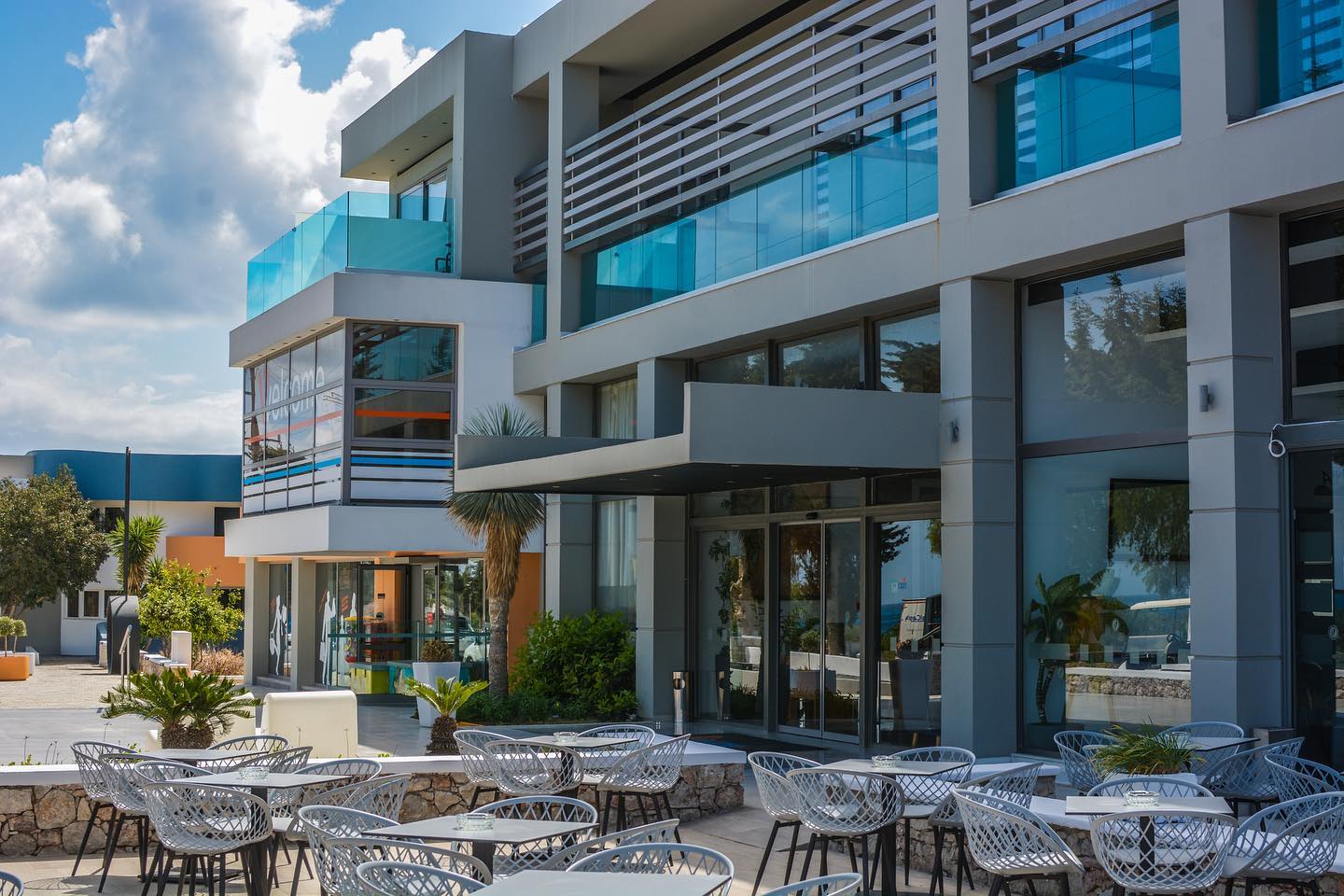 Our elegant lobby entrance in daylight, as we welcome the summer season.
.
.
.
#virginia_family_resort #rhodes #greece #greeksummer #greekislands #summer #travel #visitgreece #greek #summeringreece #greecestagram #summervibes #sea #greekisland #discovergreece #ig #islands #island #gr #beach #greecelover #islandlife #travelphotography #travelgreece #travelgram #vacation #hotelarchitecture #hoteldesign #architecture