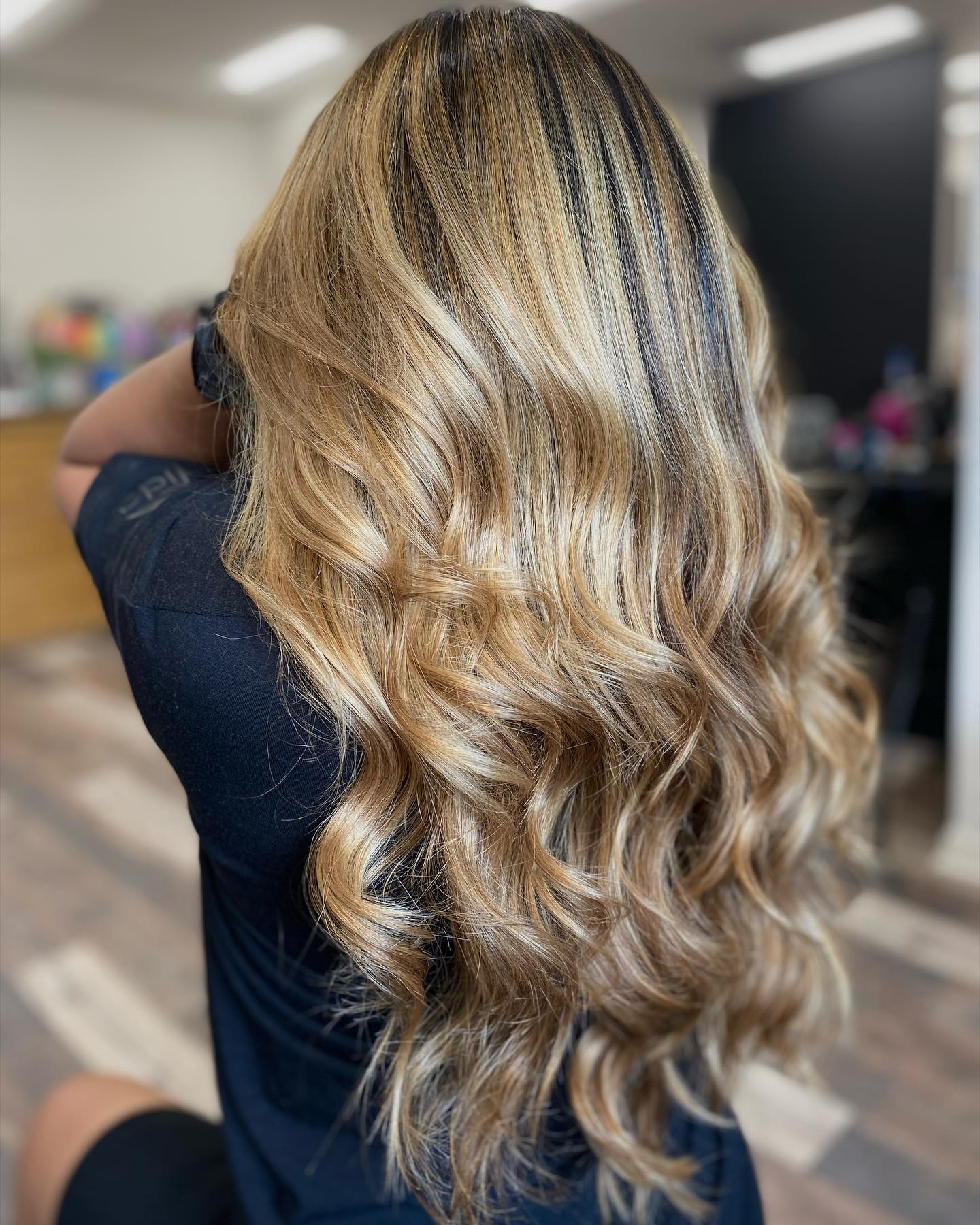 Iāll tell you what, these Catalina girls kill it every-time! So proud of my staff! Their passion for what they do is unmatched!
I am in LOVE with my hair, as alwaysš¤ Thank you @hollyolivea_hair