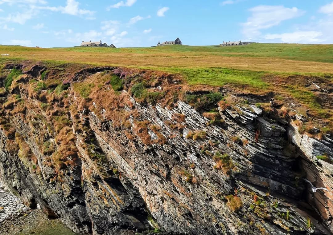 I was fortunate enough to be invited along on a trip to the island of Stroma today! What an incredible place, and what a perfect day for it. Caithness weather was on great form, and treated us to a wealth of atmospheres and lights as always! Many thanks to the organisers and Mr Simpson for the tour!
#stroma #Caithness #Island #derelict #uninhabitedisland #visitscotland #nc500 #Scotland #highlands