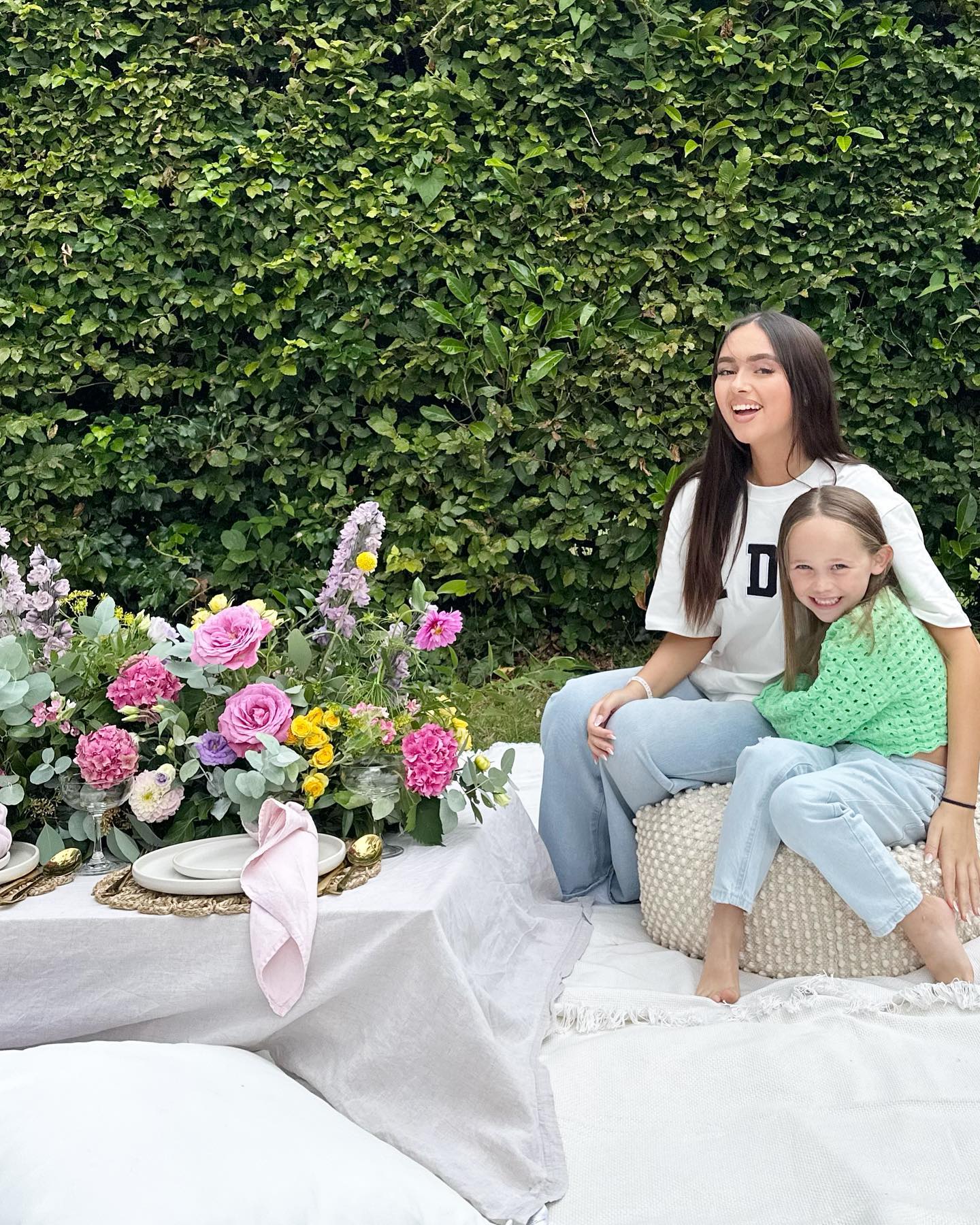 Celebrating F O U R Birthdays 💚
Luxe Picnic • Balloons • Soft Play
A moment for the family to remember 💚
Thank you @playdaysparties for coming through at such short notice, the soft play was a huge success and you’re team just lovely 💕
Beautiful Fresh Florals @charlesandfaye
Soft Play @playdaysparties
Beautiful Bespoke Biscuits @lucybakesuk
#bespokemoments #hertfordshiremums #luxepicnics #luxepicnicparty #picnicparty #picnicmoments #tablescapes #tabledecor #floralsherts #partyplanner #balloongarland #organicballoons #balloonshertfordshire #luxepicnichertfordshire #birthdaydecoration #gerdendecor #gardenpicnicparty #lucybakesuk #charlesandfaye #playdaysparties