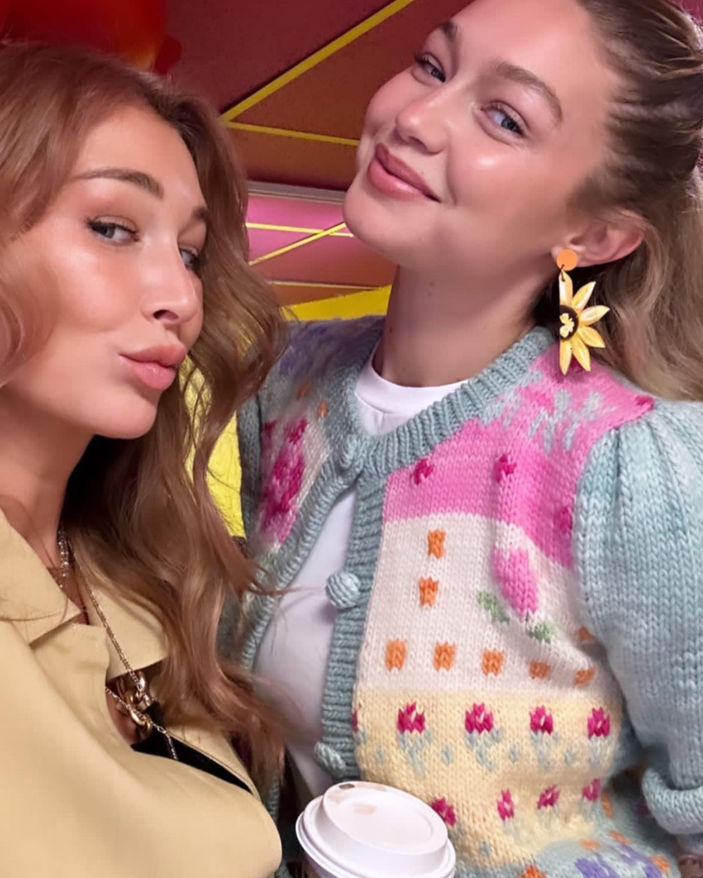 @gigihadid yesterday in NY, wearing Inessa Cardi.
100% Merino Wool.
Knitted in Uruguay with Uruguayan yarns .