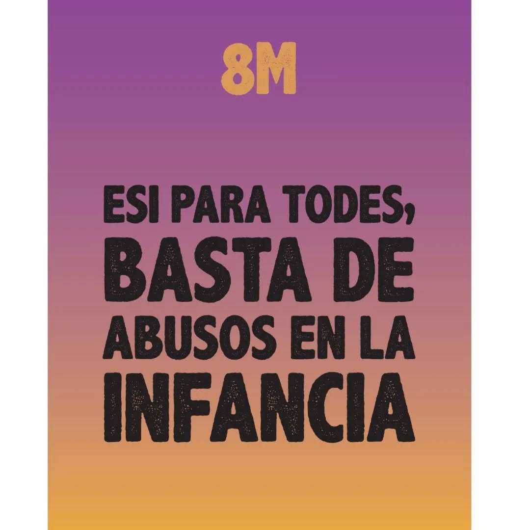 ¿Cómo nos encuentra este 8 M? Desde Lafer nos encuentra un tanto cansadas, con incertidumbre, angustiadas, nos costó definir que comunicar hoy, porque es tanto lo que nos convoca este 8 M que no sabemos por donde empezar.
A pesar de eso tenemos ganas de seguir activando, haciendo red, haciendo accesible estos conocimientos emancipadores respecto a a la salud y sexualidad y haciendolos mas accesibles también. Discutimos sobre si ir o no a la marcha, quien y como vamos porque no sabemos como puede actuar este gobierno. Respetamos las deciciones de cada una y sabemos que todas somos activistas de diferentes formas y lugares.
.
Ustedes ¿como estan? ¿Que les moviliza hoy?
Afiches
@_niunamenos_
@mujeresquenofuerontapa
@solgey (diseño)
@cinthianovick (edición)
