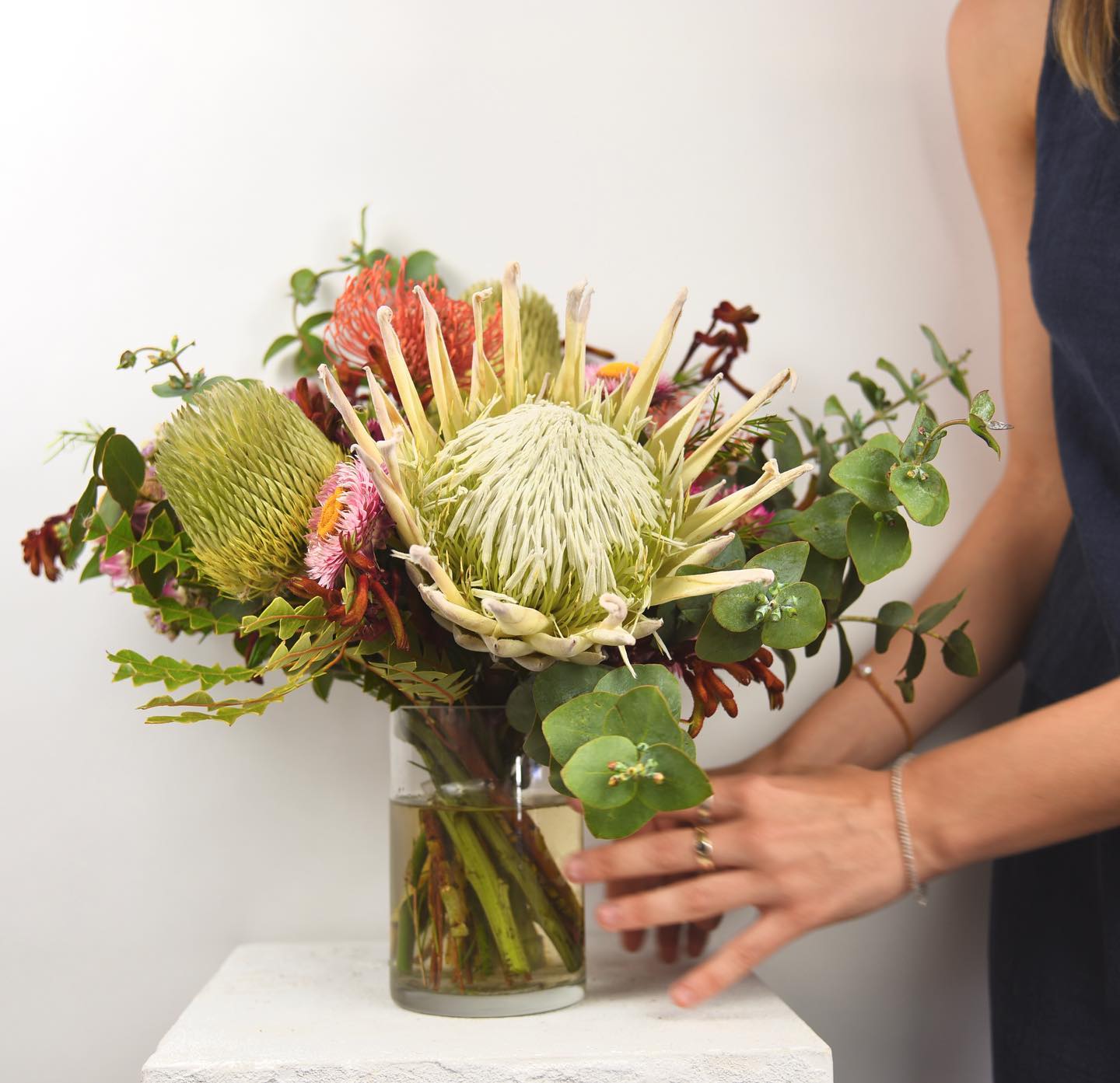 A curation of some favourites moments from our shoot with @icedandshaken_social @thestationbrisbane showcasing Australian native beauty.
Naturally Native arrangements starting from $60 available for delivery in Brisbane via our website 🤎