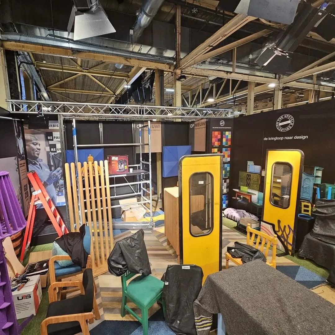 We zijn er helemaal klaar voor! @theupcyclecollection vanaf vandaag te zien bij @opnieuwbv op @designdistrictnl drie dagen lang....
#TheUpcycleCollection #opnieuw #circulair #design #byLouiseCohen