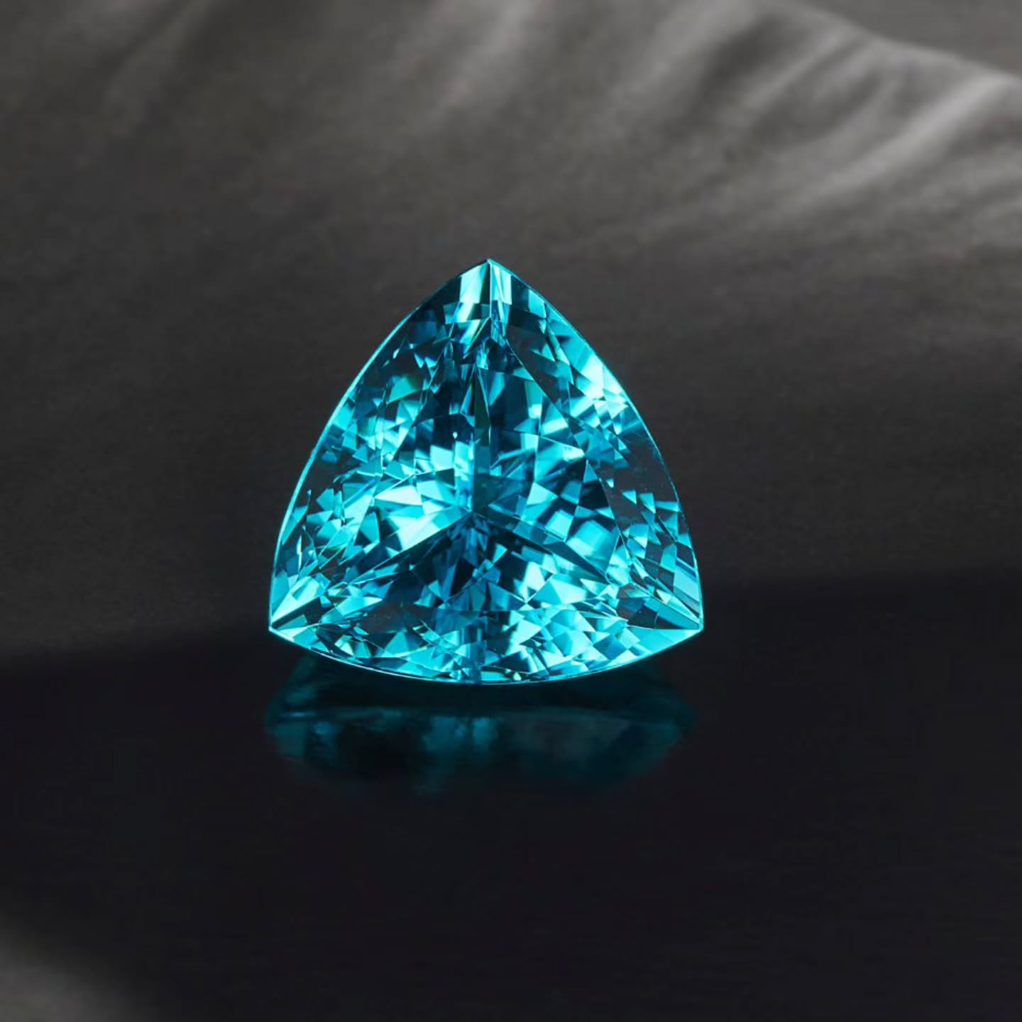 October babies, you sure are fortunate folks to have Tourmaline as one of your two birthstones (Opal being the other). Meet the Paraiba Tourmaline; one of the rarest and most coveted gemstones in the world.
Known for its striking neon blue to green colors, it was discovered in Brazil’s Paraiba State in the late 1980s. Its vivid color is due to the presence of copper, which is unique to this type of tourmaline.
These gems are incredibly rare, especially those with intense blue hues, and are often smaller in size due to the nature of the mines. Since its discovery, Paraiba tourmalines have also been found in Mozambique and Nigeria, though the Brazilian varieties remain the most prized. This gemstone is sought after for its unparalleled brilliance, making it prized in high-end jewelry.
#josannemark #paraibatourmaline #gemstoneeducation #luxuryjewelry #finejewelry