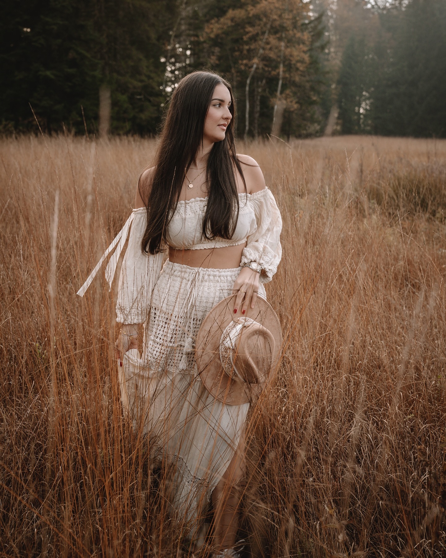 Buche jetzt dein SHINY SOUL SHOOTING! ♥
Du bist es wert. Du darfst erstrahlen. Zeige deine Schönheit und sei stolz auf dich. YOU ARE ALLOWED TO BLOOM! ♥
#perfect #passion #shooting #outdoorfotograf #bohostyle #sonyalpha #soulofsunshine #schmerikon #nature #portrait #shinysoul #beautifulsoul #bohemian #dance #fotoschweiz #fotoshooting #linthgebiet