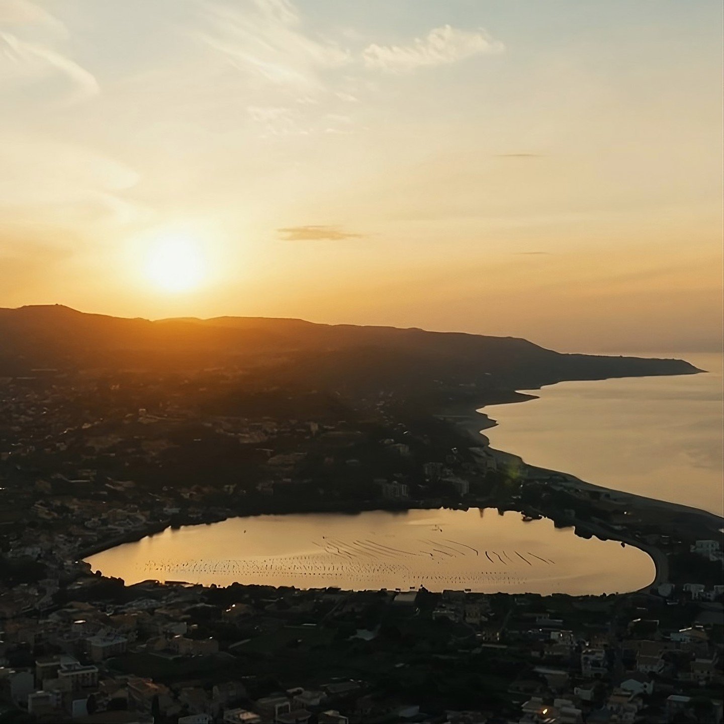 ...magic moments...
.
.
Ph. by @ironfabio82
.
.
#CapoPeloro #VisitCapoPeloro #TorreFaro #Mortelle #Sunset #Messina #VisitMessina #Sicily #VisitSicily #SicilianSunset