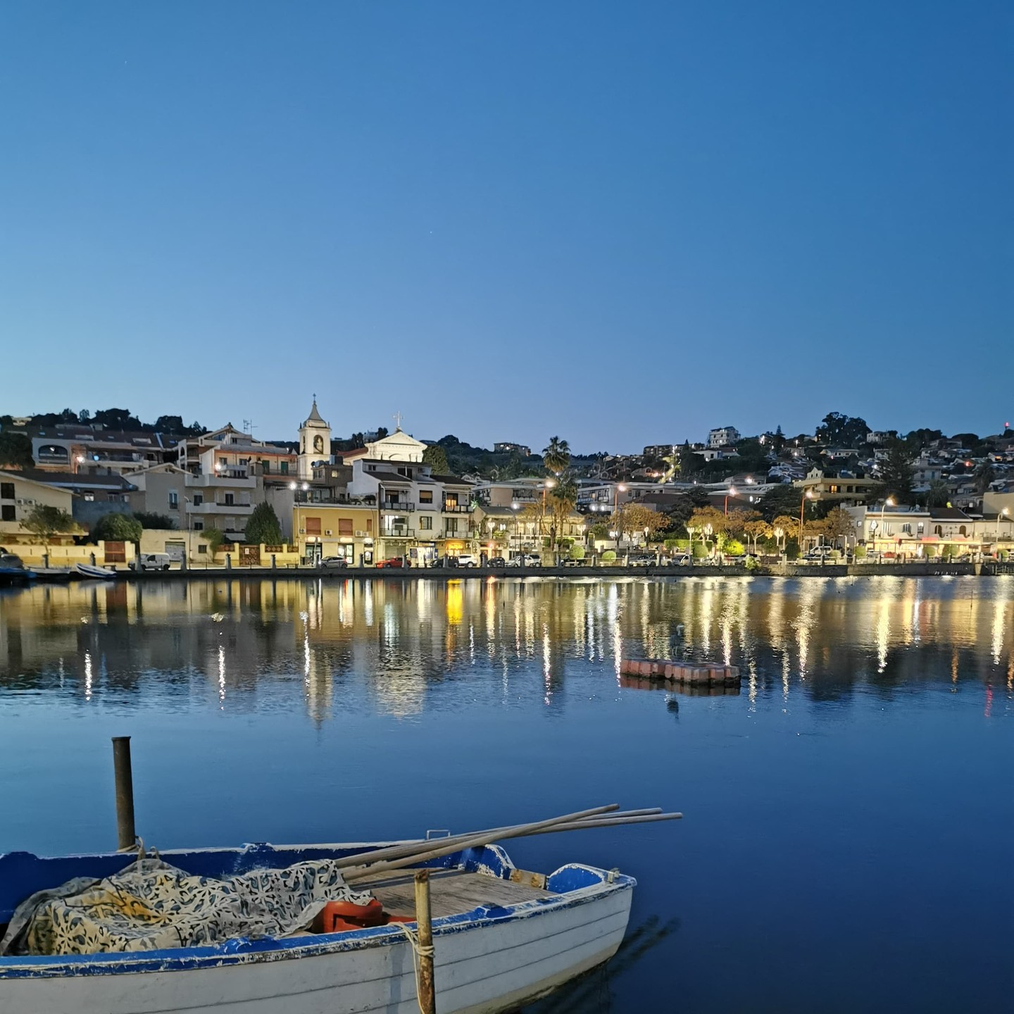 From December 8th to January 6th, Ganzirri becomes the “Borgo dei 100 Presepi” (The Village of 100 Nativity Scenes), a unique event organized by the Parish of San Nicola in collaboration with the Municipality of Messina as part of the Christmas 2024 events program. The neighborhoods come to life with handcrafted nativity scenes and Christmas lights. From Piazza Donato to Largo Lisciotto, from Piazza Farau to Via Marina, every corner of the village celebrates the magic and tradition of Christmas. 🎄
.
Ph. by @rocaf91
.
#Ganzirri #GanzirriLake #CapoPeloro #VisitCapoPeloro #Messina #VisitMessina #Sicily #VisitSicily #ChristmasInSicily