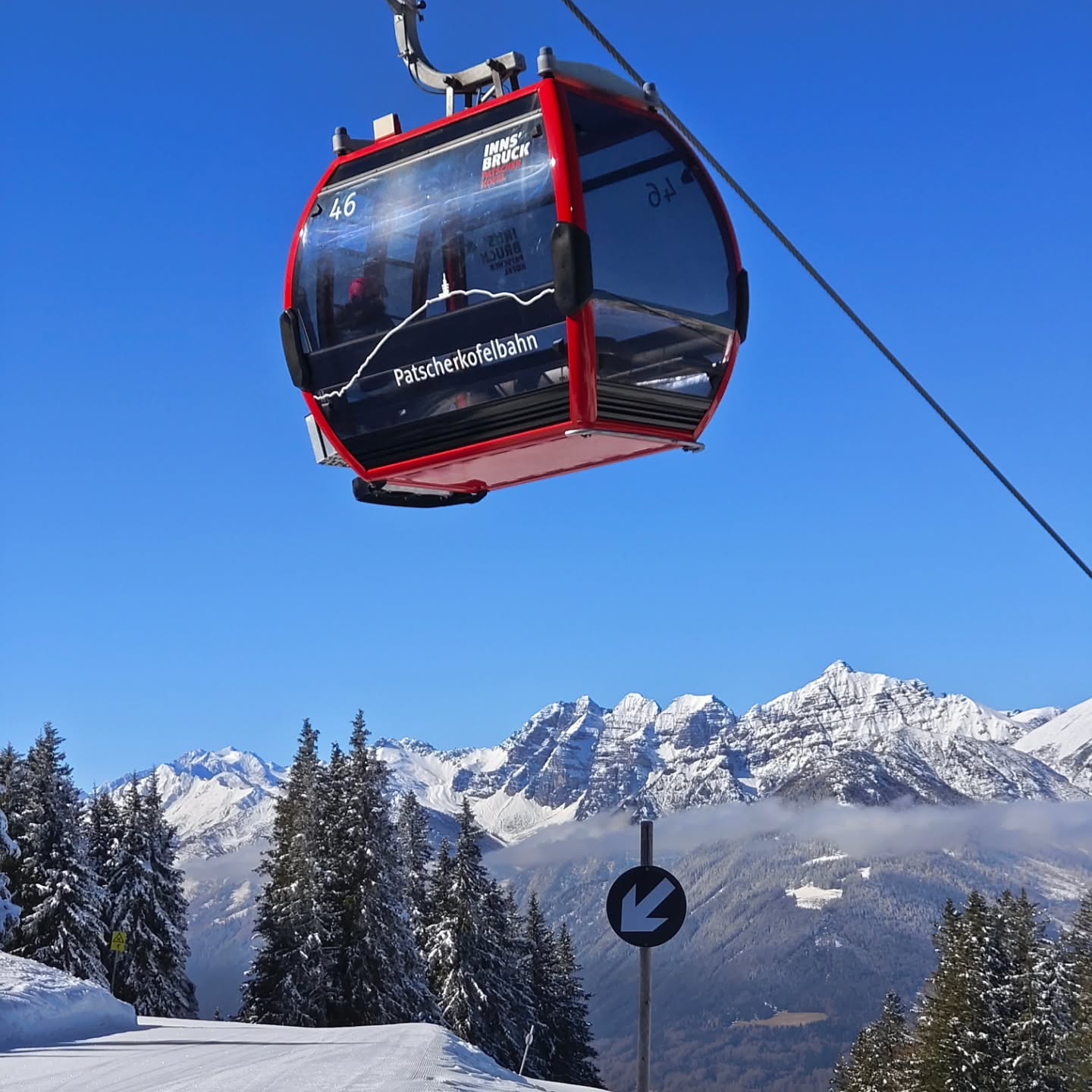 Another great week in the books 😉
.
Picture: #patscherkofel 18.03.2025
.
#ILove💙Skiing
#MeinHausberg #Patscherkofel #skipluscity #skipluscitypass #Skifahren #winterseason #myinnsbruck