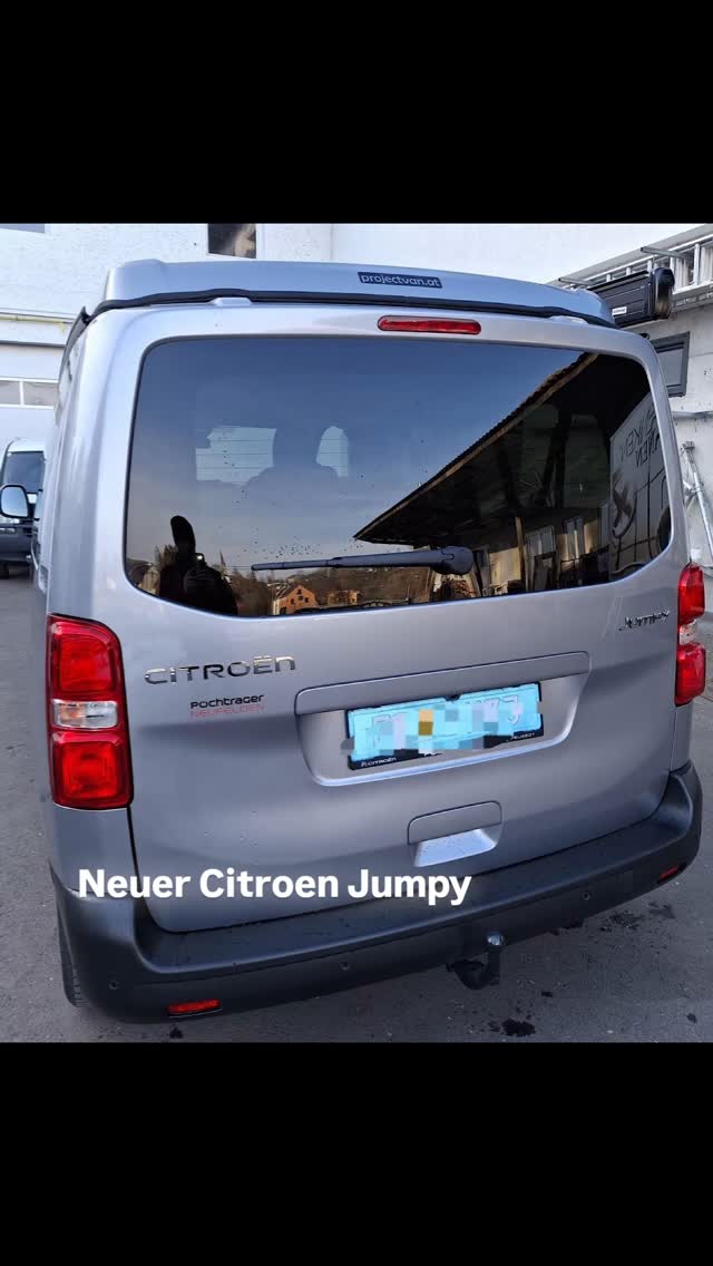 Hier haben wir den neuen Jumpy Kombi ein SCA Schlafdach, Aguti Drehkonsolen und Elektrik verpasst.
#citroenjumpy #citroenspacetourer #fiatscudocamper #fiatscudo #toyotaproace #peugeotexpertcamper #peugeotexpert #opelzafiralife #schlafdach #campervan #sca #aguti