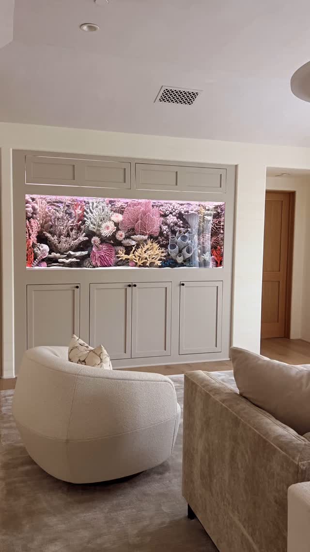 Imaging waking up and going to sleep with this stunning underwater view. A custom bedroom aquarium designed for serenity and beauty.
.
.
.
#customaquarium #aquariumdesign #customfishtank #bedroomaquarium #oceansaquarium #oceansaquariumdesign