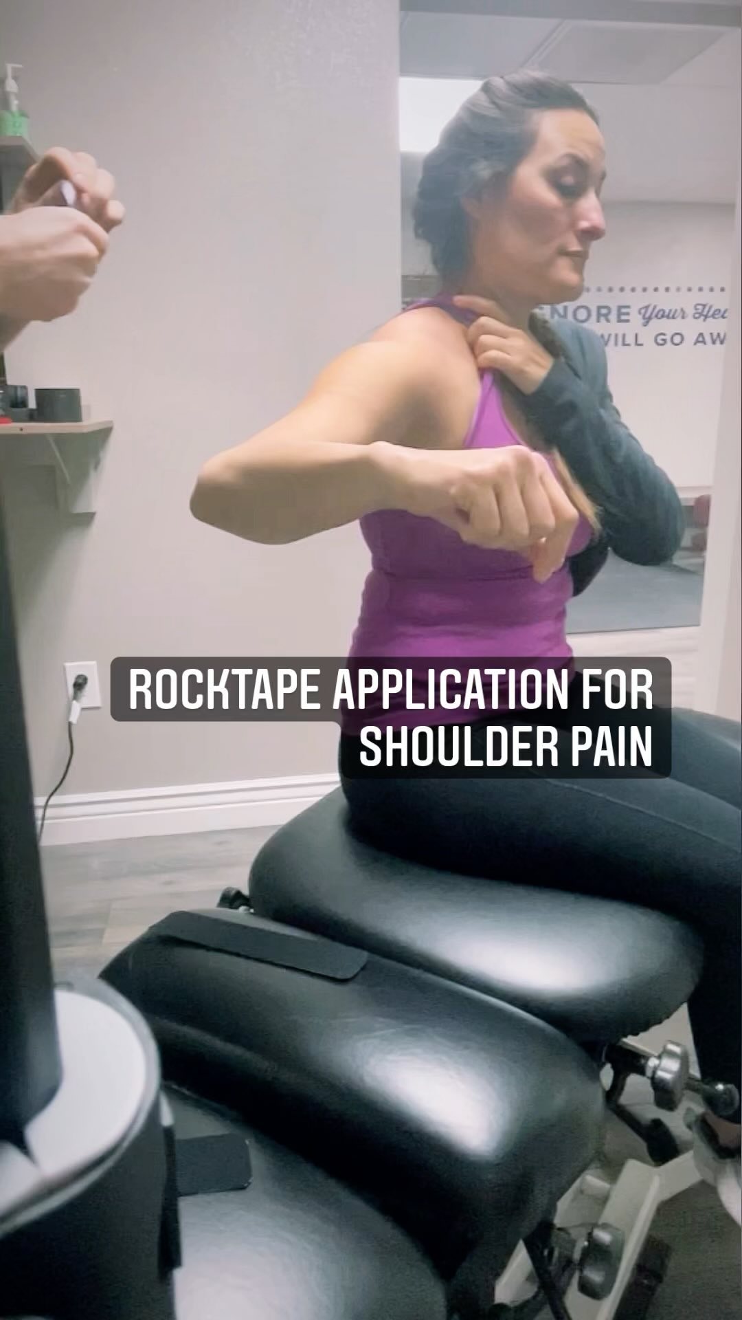 A basic shoulder tape job with @rocktape. RockTape is great for increasing proprioception, decreasing pain, and allowing better fluid movement.
#chiropractic #chiropractor #sportsmedicine #healthylifestyle #selfcare #softtissuetherapy #move #movementismedicine #kinesiologytape #sportschiropractic