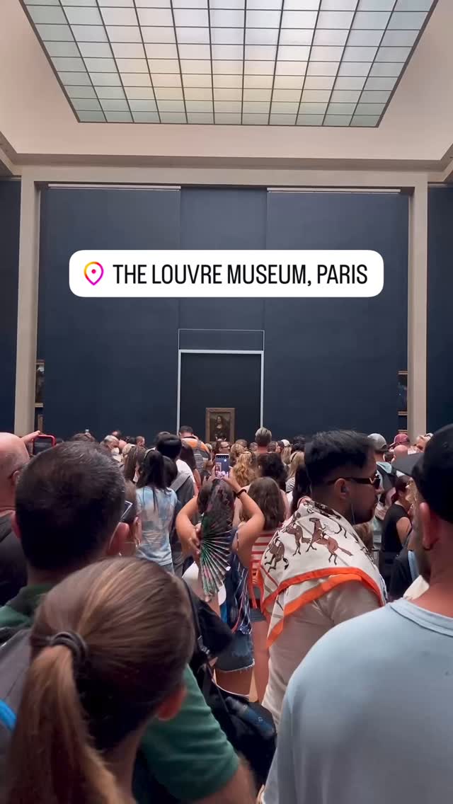 Throwback to an afternoon drawing at @museelouvre 🤳 #drawing #sketchbook #louvre #louvremuseum #muséedulouvre #monalisa