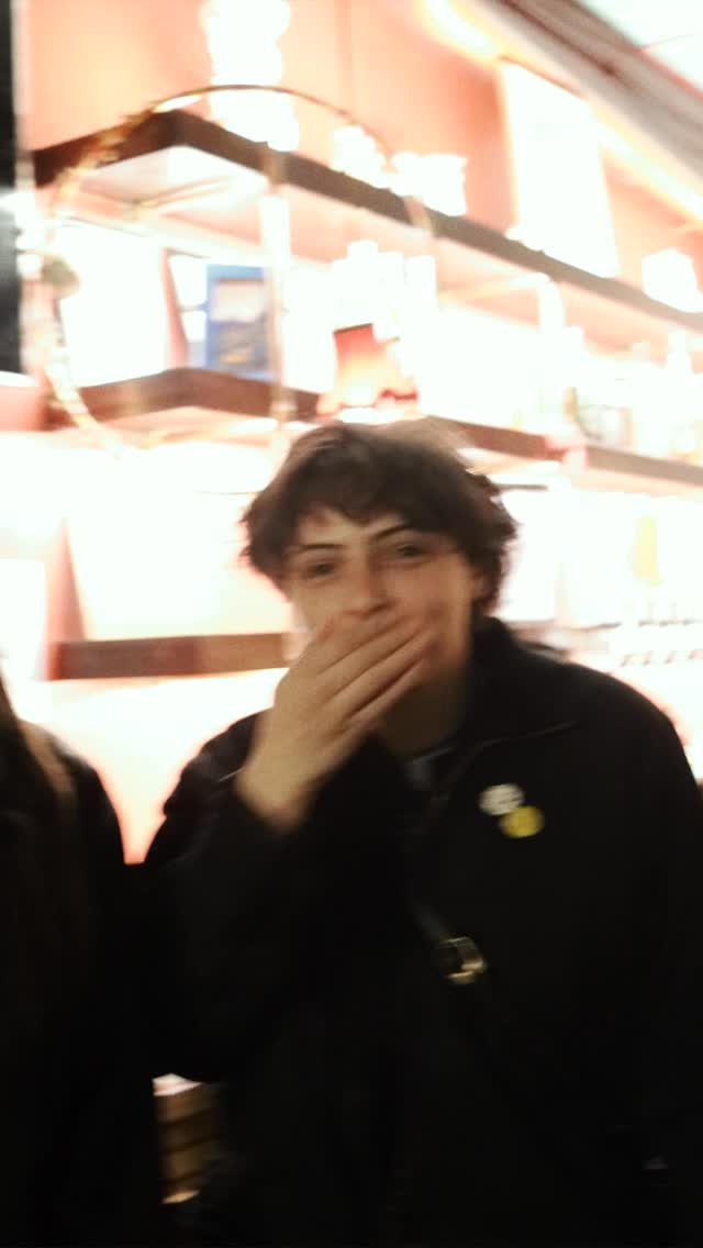 Testimonials provide quick, simple & honest social proof. I like to sprinkle a little signature style on it too.
Both reels took barely 5mins to film (a little longer to edit) and provide evergreen content for your business.
DM to discuss how we can slot video into your sales funnel 🤝
K