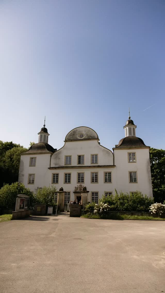 Heiraten in Essen – Einblick in die Trauung von Marie & Nico
Ein kleiner Vorgeschmack auf den besonderen Tag von Marie & Nico, den ich als Hochzeitsfotograf in Essen begleiten durfte – voller Emotionen, liebevollen Momenten und authentischer Erinnerungen #schlossborbeck #heirateninessen