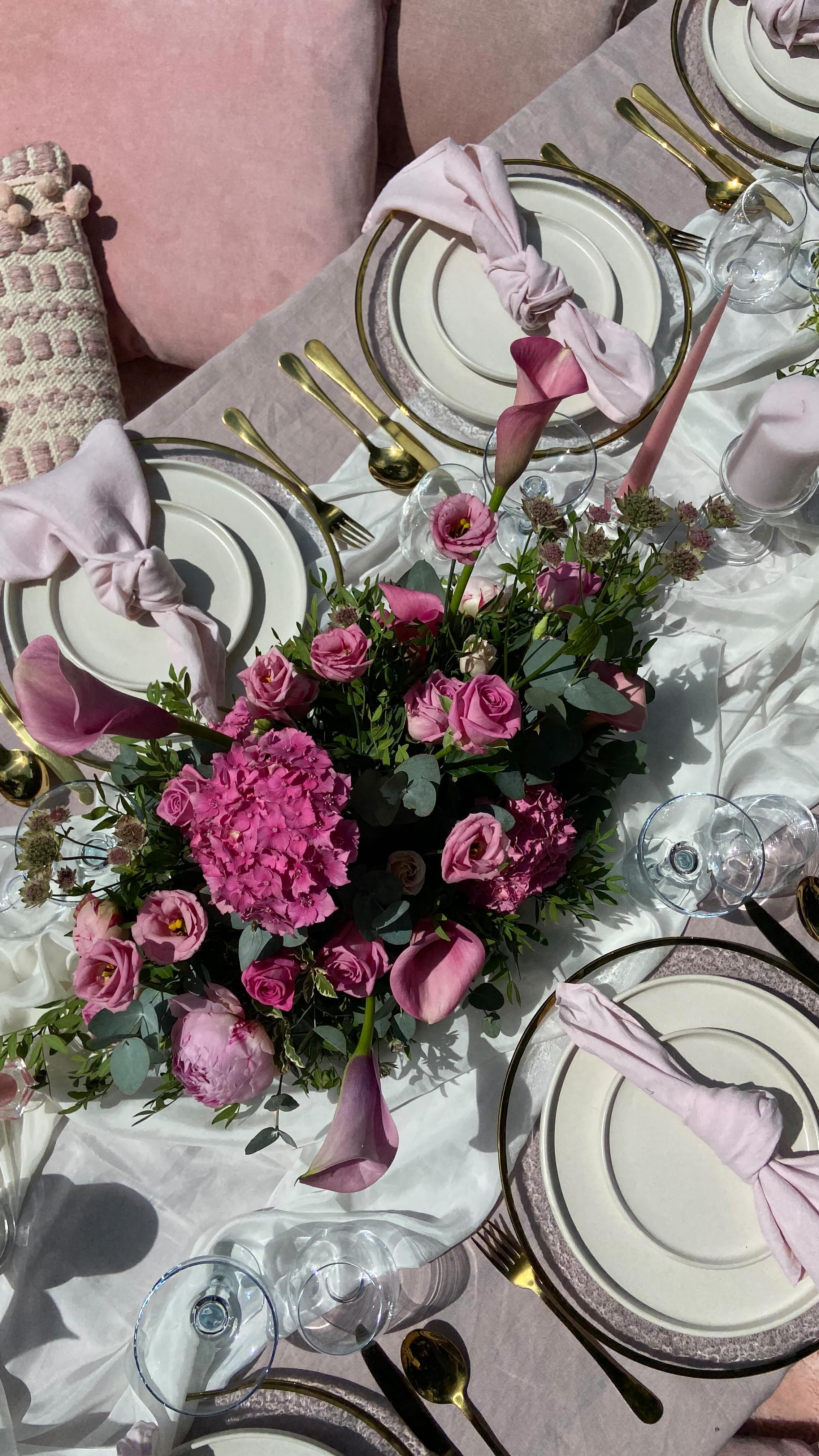 Our first picnic in the park and it was an amazing moment to be part of, to be back in London was magical 🌸
ENGAGEMENT MOMENTS 💕
Met so many lovely people today and reminds me why I love this little business of mine 🤍
It was a last minute request I couldn’t refuse, thank you @charlesandfaye for turning these beautiful blooms around in less than 24 hours, team work is everything 🌸
#luxxepicniclondon #luxepicnic #luxemoments #tablescape #londonmum #grosvenorsquare #tablescapelondon