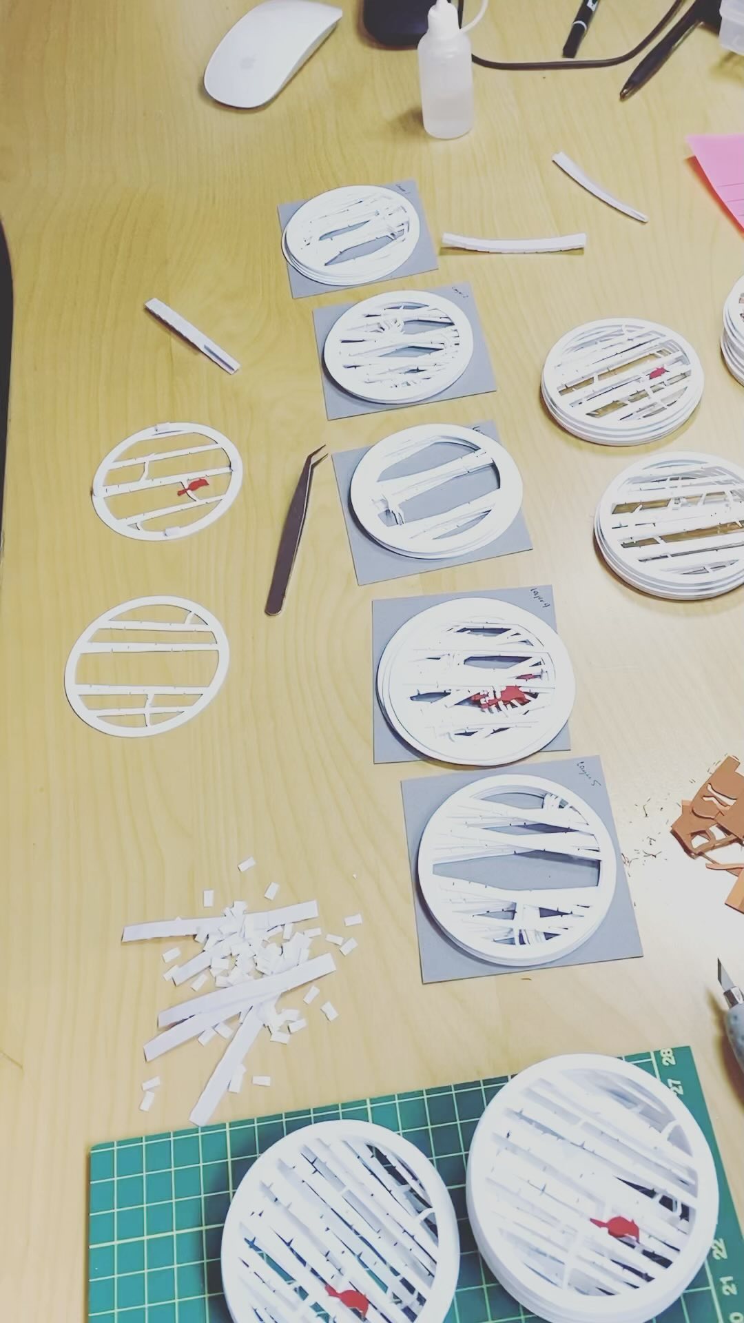 20 red cardinals, 100 layers of birch trees, 320 foam spacers, and many episodes of Rookie Blue later…
#handmadeornaments #handcutpaper #handcutpaperartist #paperartist #birchforest #cardinal #handmadecanada #handmadeontario #durhamregionhandmade