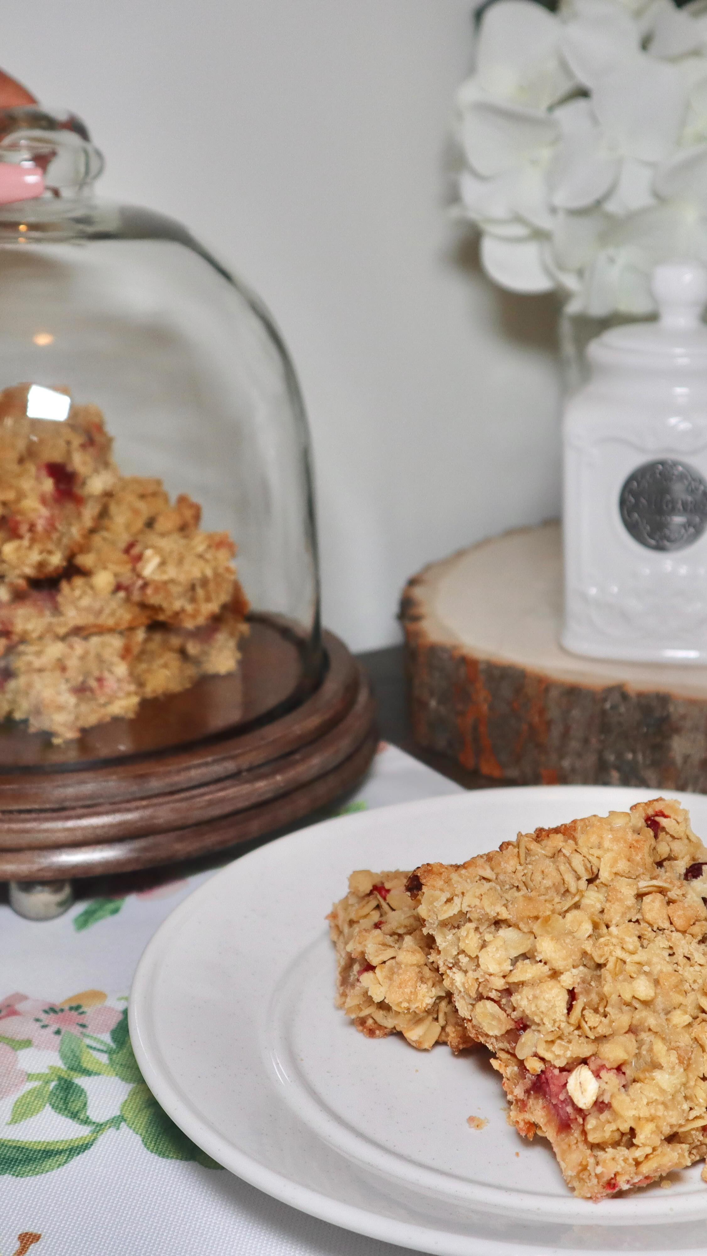 One of My Favorite Summer Snacks 🍓 Homemade Strawberry Oatmeal Bars
📝 Recipe on EbonyNikita.com
#summerbaking #healthysnacks #oatmealbars #easysnack #summersnacks #easybaking #bakingforbeginners #summerrecipes