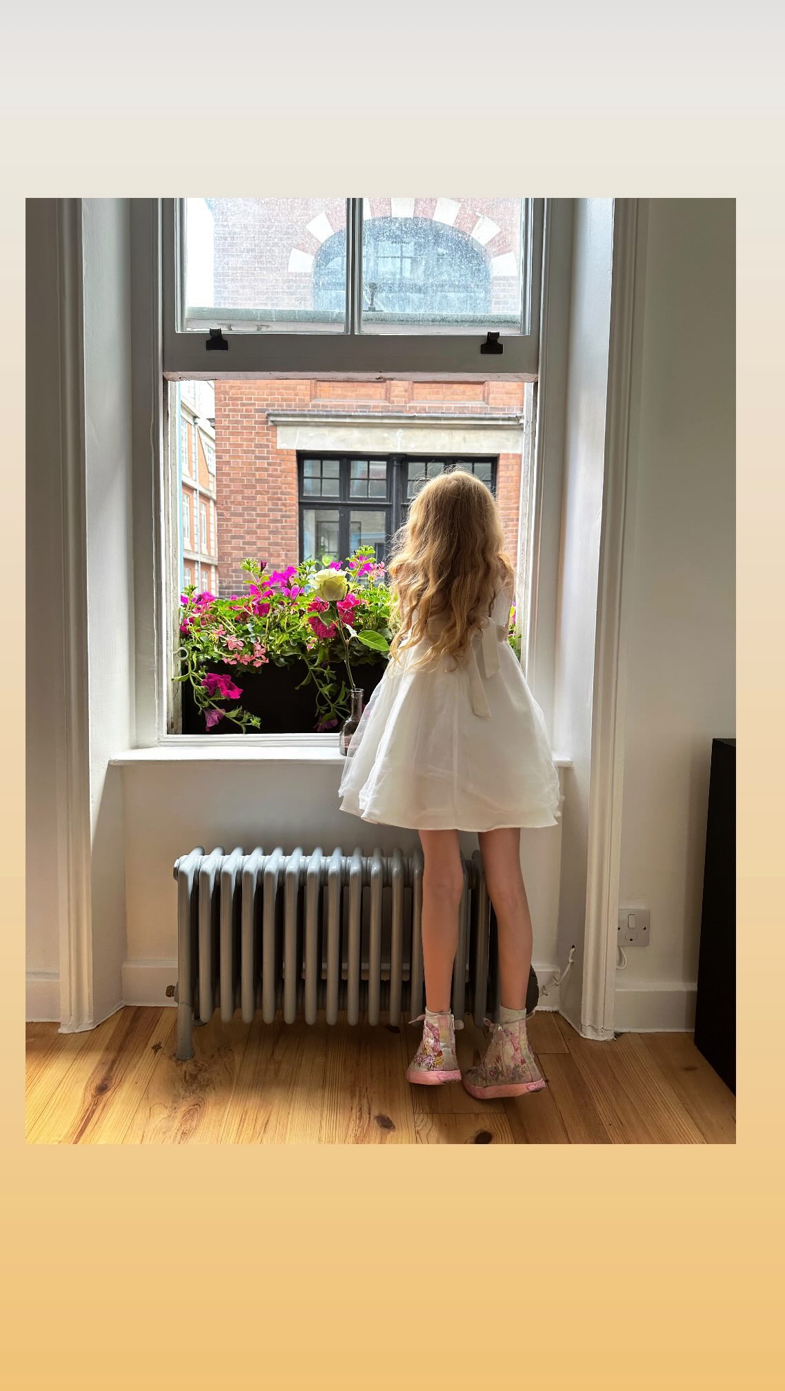 A moment to remember… Adore you @charlie_brear 🤍
A room filled with the most stunning collection of dresses and lots of L O V E for @charlie_brear at the beautiful venue @saloncstellar 🤍
@beckytranterphotography captured the whole day and I can’t wait to see her beautiful work 🤍
#bride #charliebrear #weddingdress #weddingdresses #weddingdressinspo #weddinginspiration #tableideas #tabledecor #tablescapes #tablescape #weddingtablesetting #weddingtabledecor #weddingtablescape #setdressing #setdresser