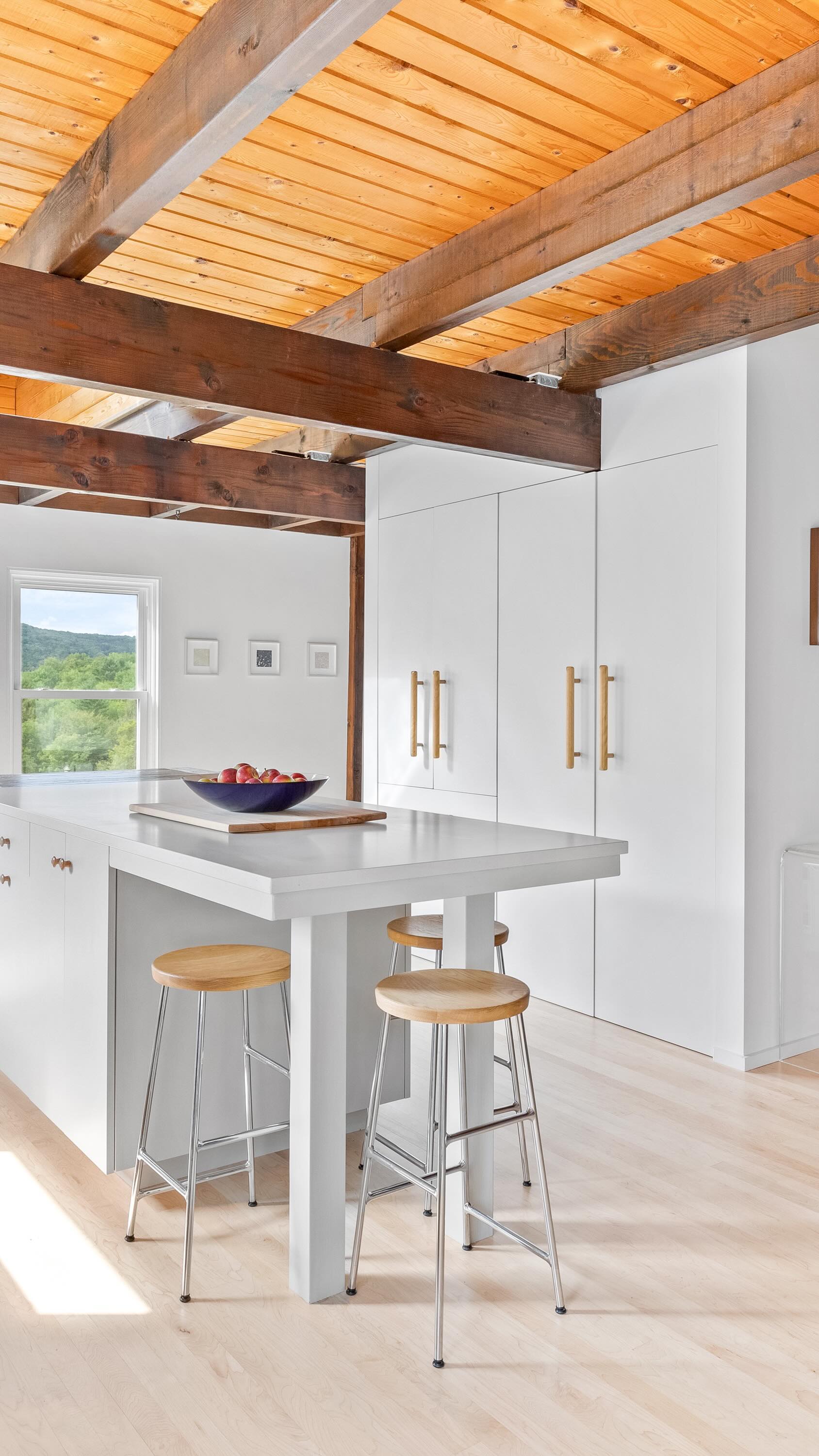 Are you in need of some stunning professional photography for your short term rental? Well, you’ve come to the right place! We absolutely love to work with you, the owners, to make sure you get the most out of our time together. We will make sure to pick the best angles to highlight your rooms, well zero in on some beautiful details that you’ve worked tirelessly to fit into your rental, and of course your house and it’s environment.
we have so much fun photographing rentals and I think the results speak for themselves in the photos you’re seeing here! Send us a DM to work together! Will travel outside of Vermont ✈️