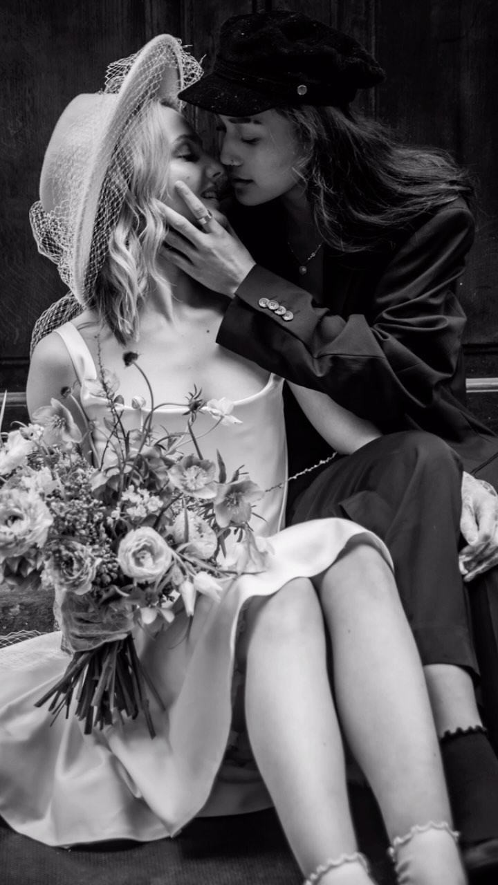 What an amazing shoot with @esmewhitesidephotography on Friday as part of Thrive 2024 with @photographyfarm here's a selection of my black and white shoots.
I have so many beautiful images that choosing just a few has been difficult. If anyone is wants to have a couples, wedding or elopement city shoot please get in touch for a chat.
WORKSHOP HOST: @photographyfarm
MENTOR: @esmewhitesidephotography
HAIR: @bighair.energy
MUA: @jazcrush.artistry
OUTFITS: @jeanjacksoncouture
FLOWERS: @rebelrebele8
MODELS: @alyssadelrosario1 @louiseolgun