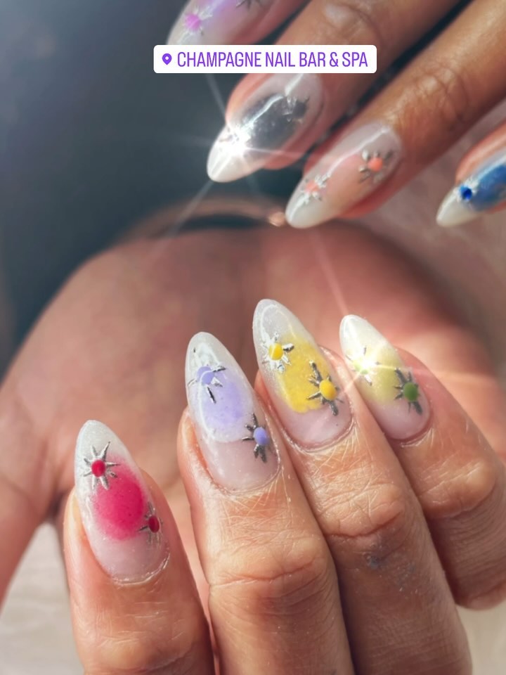 Had fun working these nails for a Taylor Swift Fan. 🩷🩷🩷
#champagnenailsnz #gelpolish #rotoruanailtech #rotoruanailsalon #rotoruanailartist #acrylicnailsrotorua #nailslove💅 #nailartist💅#customnails #luxurypress-onnails