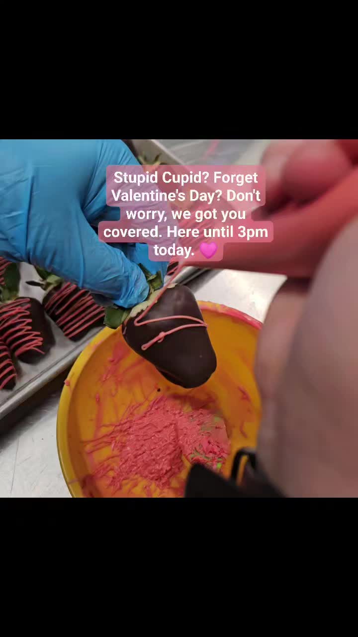 Come see us today! We've still got plenty of treats! 🩷❤️