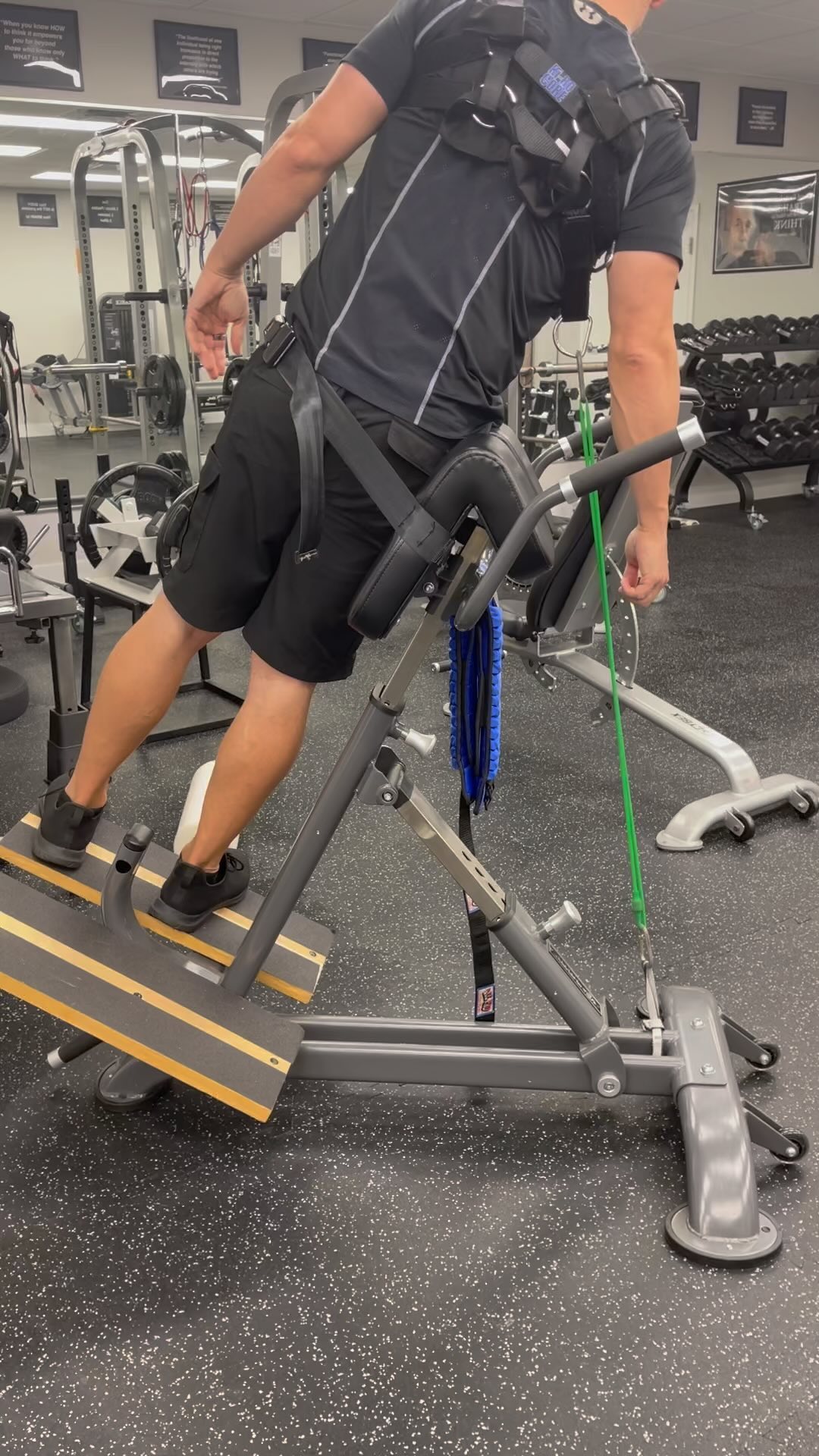 Exploring hands free exercise options for the spine. An upcoming slap tear surgery will limit my options temporarily and I’ll need to find ways to continue my core training without loading the shoulder. Many of your clients may experience similar situations so self exploration and lab time in the gym is an absolute necessity. Bands really helps control inertial forces and its smoothness can really be felt on the eccentric phase. #coreworkout #lateralflexion #sidebend #resistancebands #SVZperformance #ExperienceTheDifference #internalfocus #internalperformance #exercisemechanics #personaltraining #personaltrainer #fitness #workouts #muscle #customfitexercise #exercise #resistancetraining #supportsmallbusiness #strengthtraining #daviefl #plantationfl #sunrisefl #westonfl #coopercityf