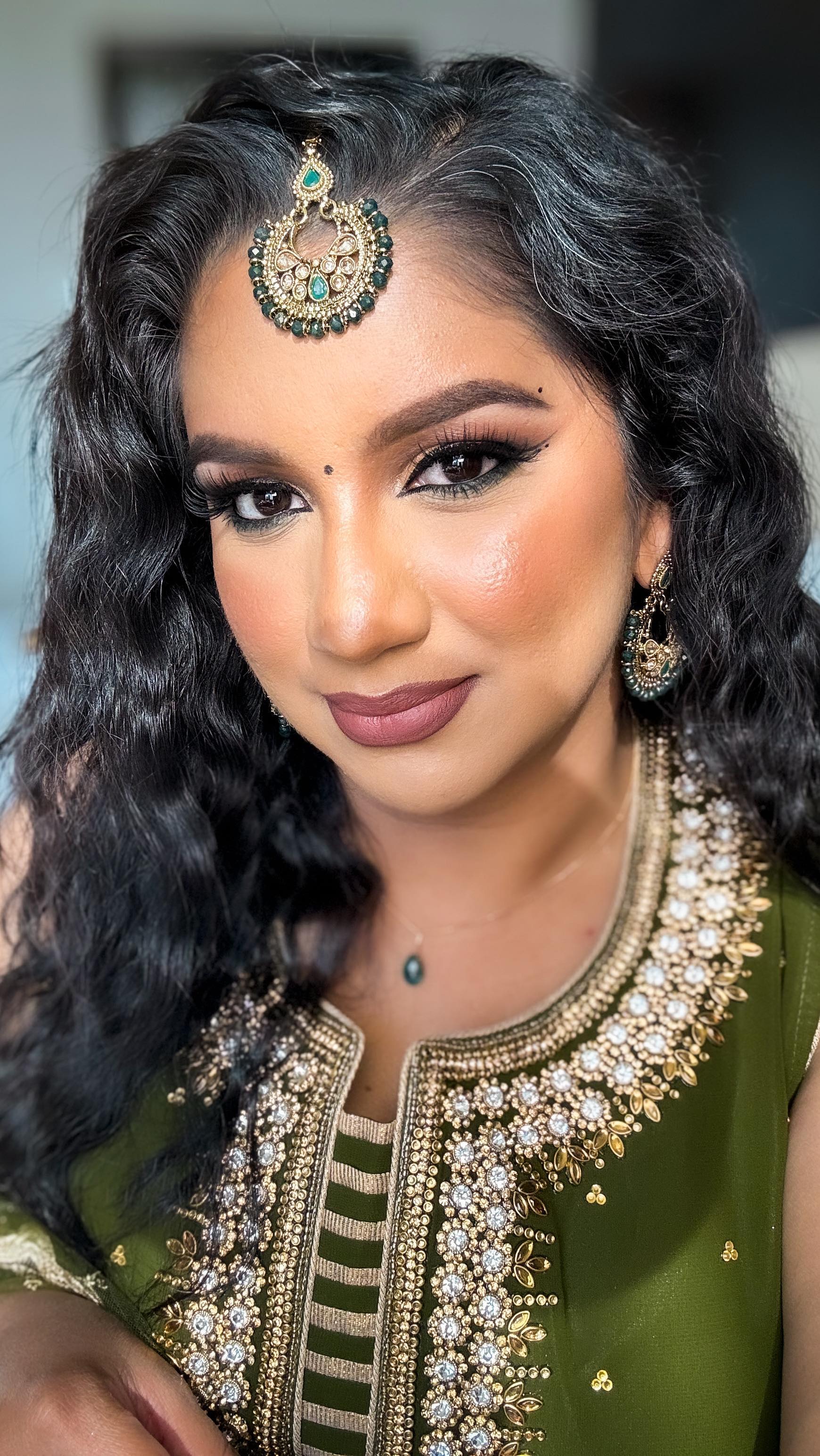 “Mere Khwabon Mein Joh Aaye - The one who comes in my dreams 💚
This weekend was absolutely AMAZING! I was able to create some, to me, great content with no interruptions (fyi, the kids lol) so I’m so excited to share them with you all!
Also, I failed tremendously in my June Posting Challenge… 🤦🏽♀️ I need to make the time to get my content together and set a time to just POST. Because man oh man, that’s been the hardest in this whole challenge.
2024 Brides, to book your day, email me at info@makeupbyvani.com for more details.
Hair, Makeup & Dressing @makeupbyvani
📸 @vanis.view
#MakeupByVani #VanisViewPhotography #VanisArtisanBakery #houstonmua #houstonmakeupartist #wedding #weddingday #houstonhairstylist #fyp #houstonbrides #houstonbridalmakeupartist #reelsinstagram #makeupartist #muasupport #undiscoveredmua #makeupartists #houstontx #makeupreels #houstonphotographer #houstonphotography #bridalmakeup #houstonweddings #bridalglam #weddingsinhouston #houstonbrides #bridesofhouston #bridesmaid #makeupinspo