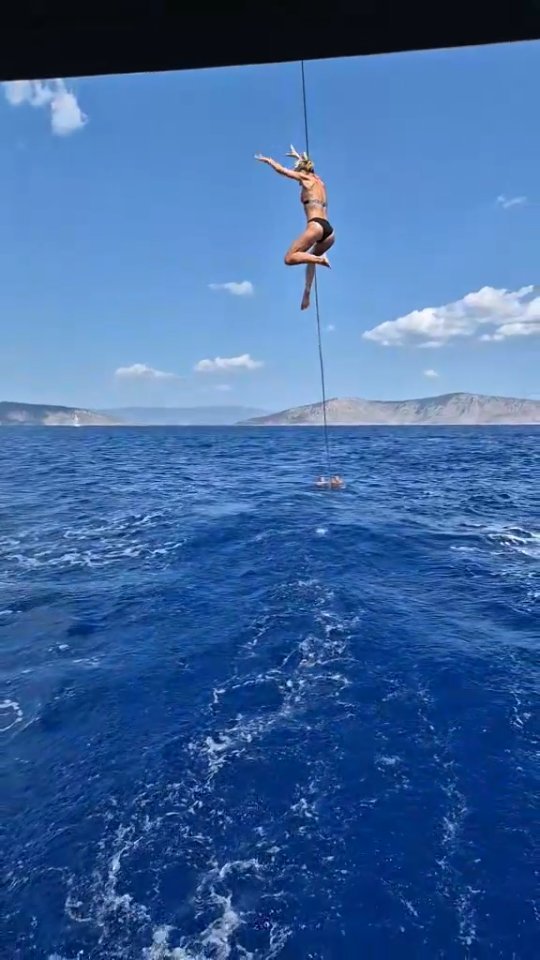 💦🩵🇬🇷📸 💙🌴🌊🫧🏞️🐬🐳🐟🐠🦞🦀🦑🐙🪼
caption under the photo is unnecessary!
#island #fun #holiday #vacay #jump #me #swimsuits #swim #sea #grateful #friends #goodmood #sun #sailing #sail #yacht #yachting #ilovemylife #greece #see #sunny #water #wet