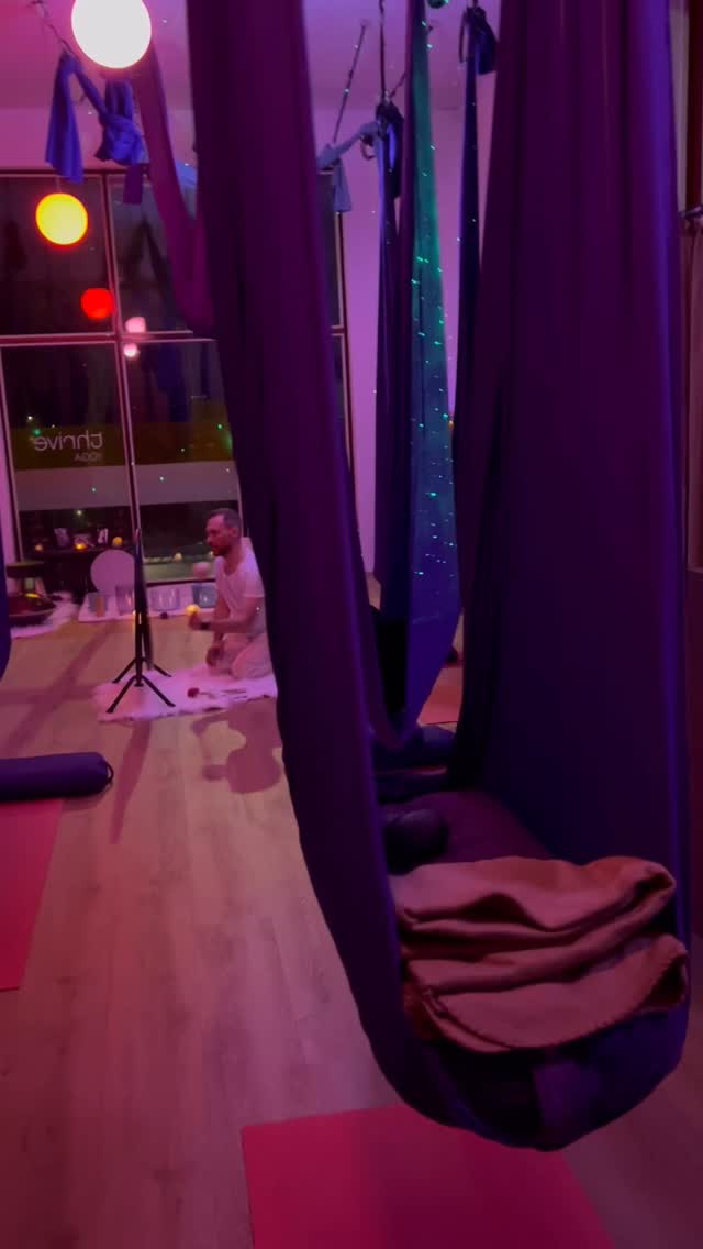 Iedere sessie is uniek
Ieder zijn/haar ervaring is anders
Eén ding is zeker, het is een next level experience
Kom ultiem ontspannen tijdens de Aerial Sound bath✨🎶🪽
Details:
Zaterdag 9 november
20:00 - 21:30 (deuren open 10 min van tevoren)
@thrive_yoga_amsterdam Studio Zeeburg Amsterdam
Laatste plaatsen beschikbaar!
Prijs € 35 (€ 30 voor Thrive leden)
Ticket link in de bio
#SoundHealing #SoundBath #SoundJourney #Gong