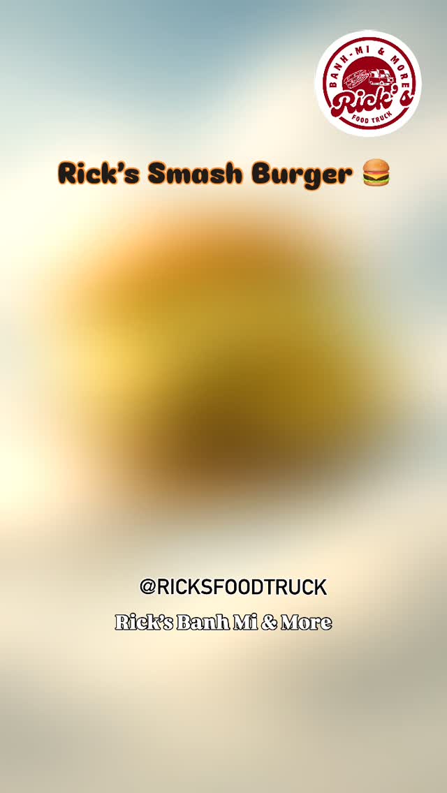 ☁️✨ Dreaming of Rick’s Smash Burger ✨☁️
Two crispy smash patties, blanketed in melted cheese 🧀, topped with sweet grilled onions & spicy grilled jalapeños 🌶️.
Add crisp lettuce 🥬 for that perfect crunch.
✨ Make it a combo with golden fries & an ice-cold soda for just $3 more ✨
📍 7237 Ritchie Hwy, Glen Burnie, MD 21061
📞 301-708-9829
🌐 www.ricksfoodtruck.com
🚗 Available on Uber Eats, DoorDash & Grubhub
⏰ Hours:
❌ Mon: Closed
✅ Tue–Sun: 11AM–9PM
•
•
#RicksBanhMiAndMore #RicksBanhMi
#SmashBurger #BurgerLovers #DMVFoodies #MarylandEats
#GlenBurnieEats #BaltimoreFoodies #DMVFoodScene
#EatLocalMD #DMVSmallBusiness