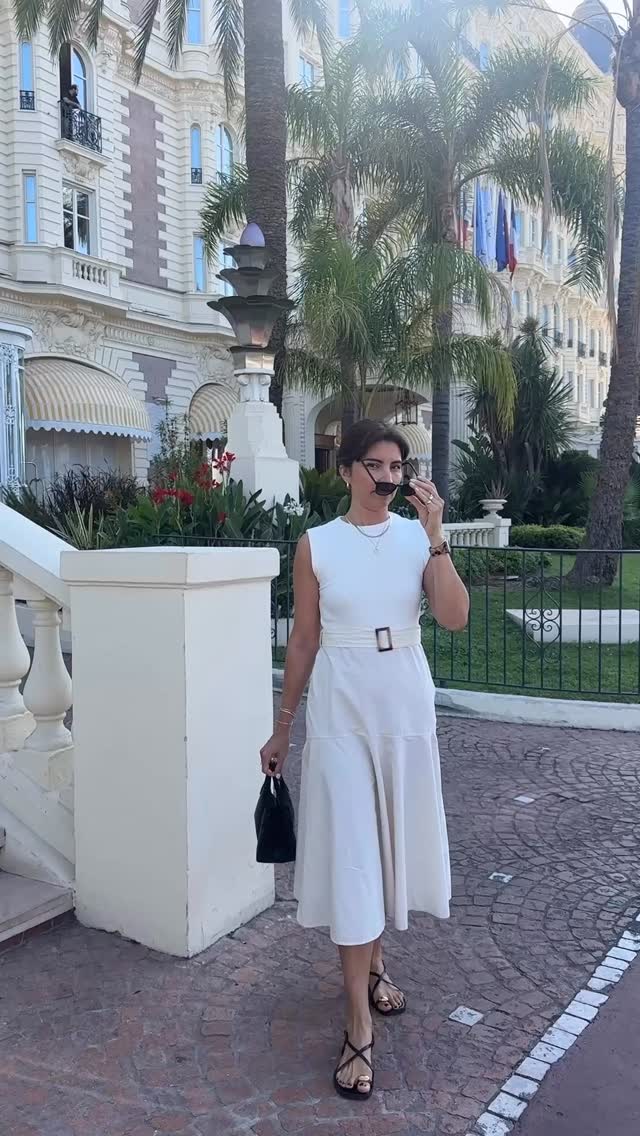 I don't get to wear this dress very often, so brought it with me to France. It was perfect for a morning stroll along La Croisette in Cannes. This part of the French Riviera never fails to impress. While the beach steals the spotlight, fashion certainly doesn’t take a back seat. #Cannes #frenchrivierastyle