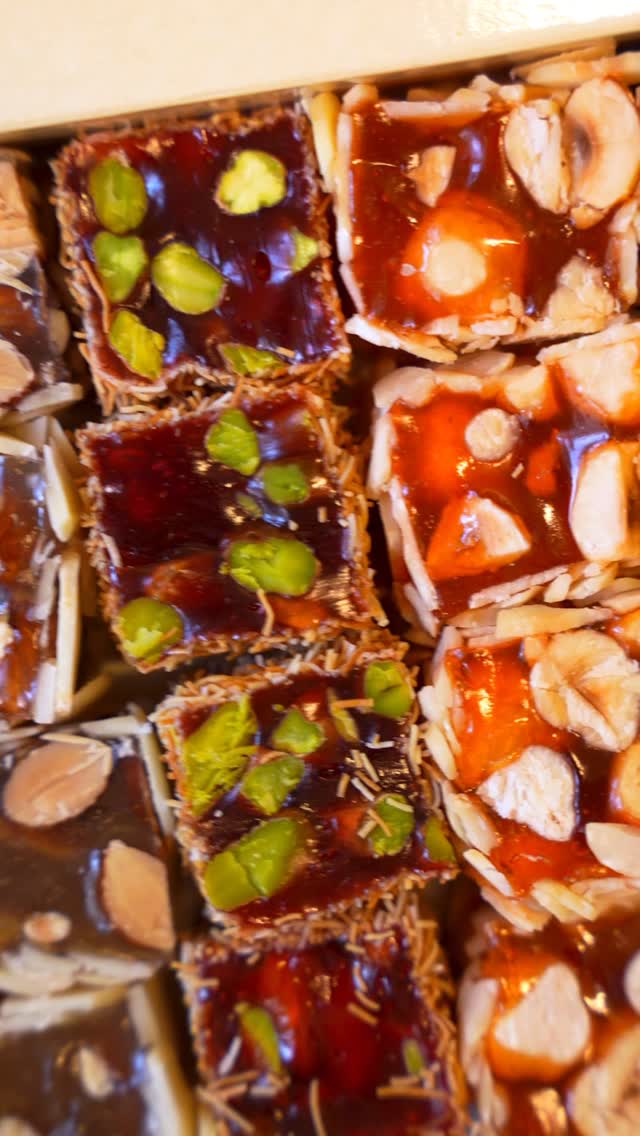 Her lezzetimizi sizin için özenle hazırlıyoruz. ☺️🤍
📍Üsküdar Merkez İmalat
📍Üsküdar Balıkçılar Çarşısı
📍Kadıköy Balıkçılar Çarşısı
#ŞekerciCaferzade #Üsküdar #Kadıköy